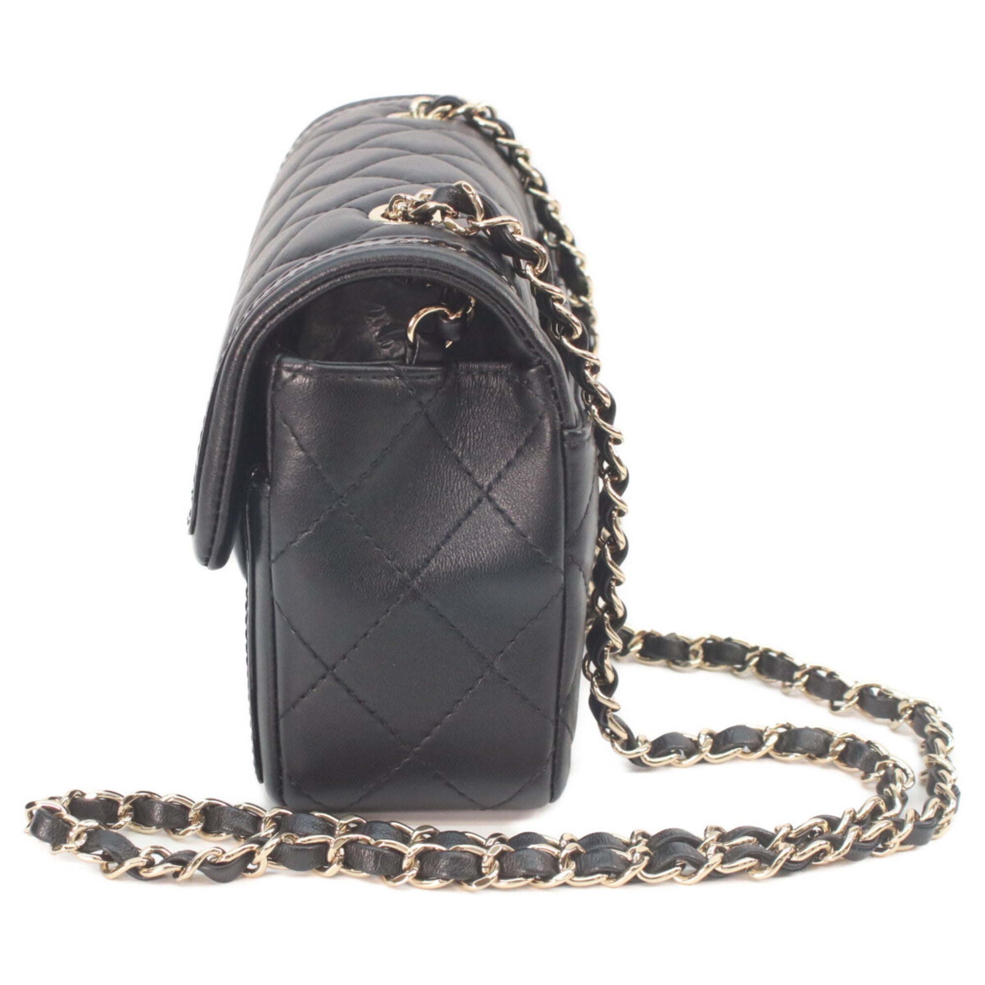 Chanel Black Leather Shoulder Bag (Pre-Owned)
