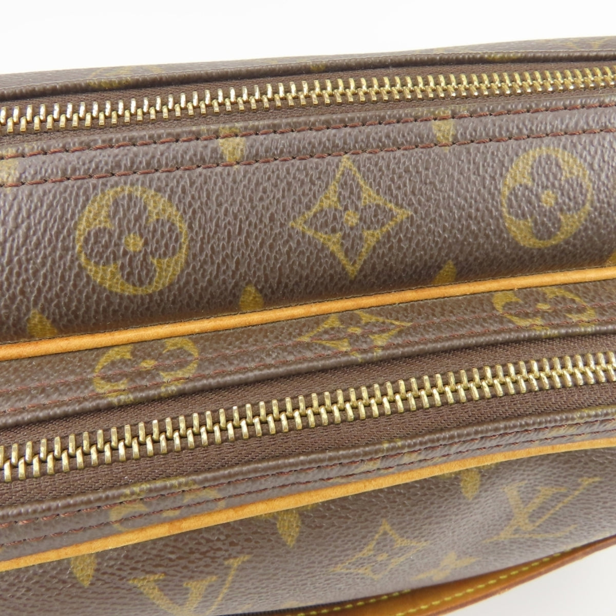 Louis Vuitton Brown Monogram Leather Shoulder Bag (Pre-Owned)