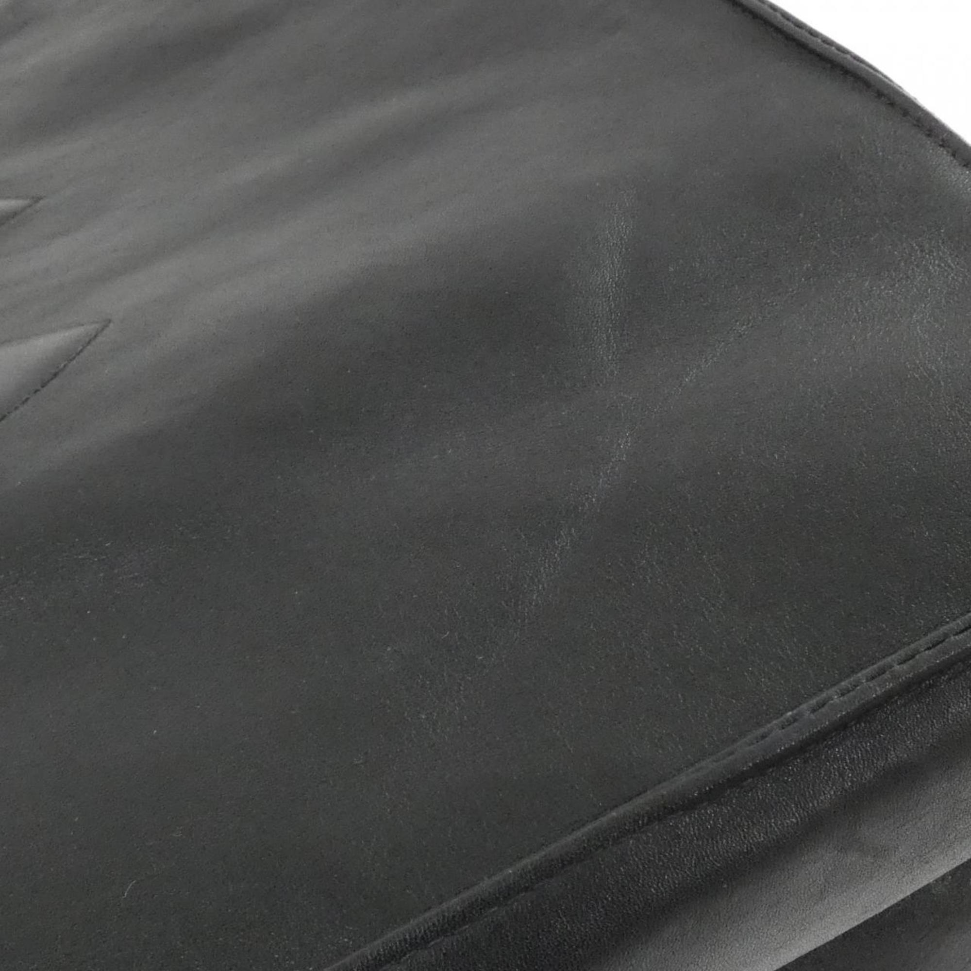 Chanel Black Leather Handbag (Pre-Owned)
