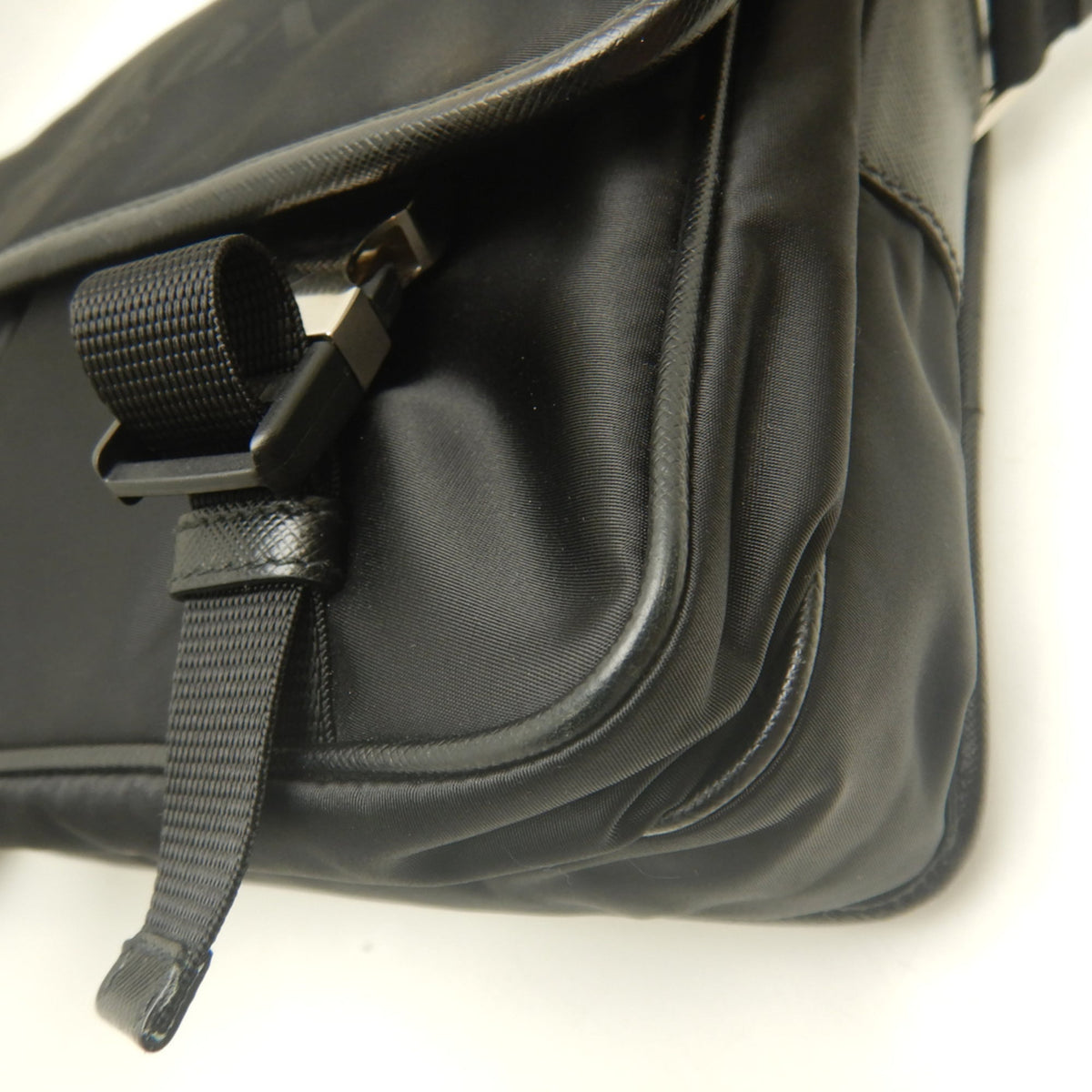 Prada Saffiano Nero Leather Shoulder Bag (Pre-Owned)