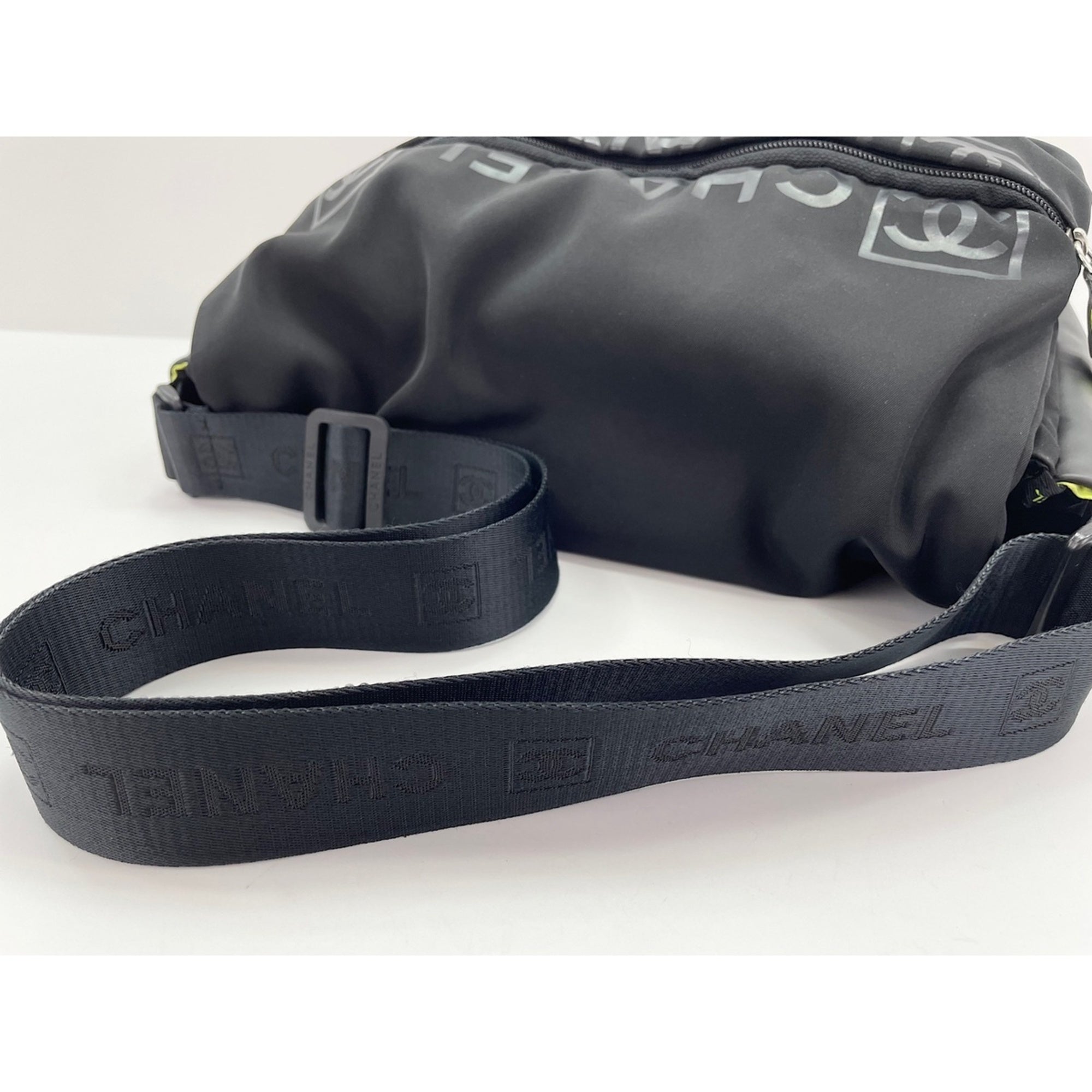 Chanel Sport Black Clear Nylon Shoulder Bag (Pre-Owned)