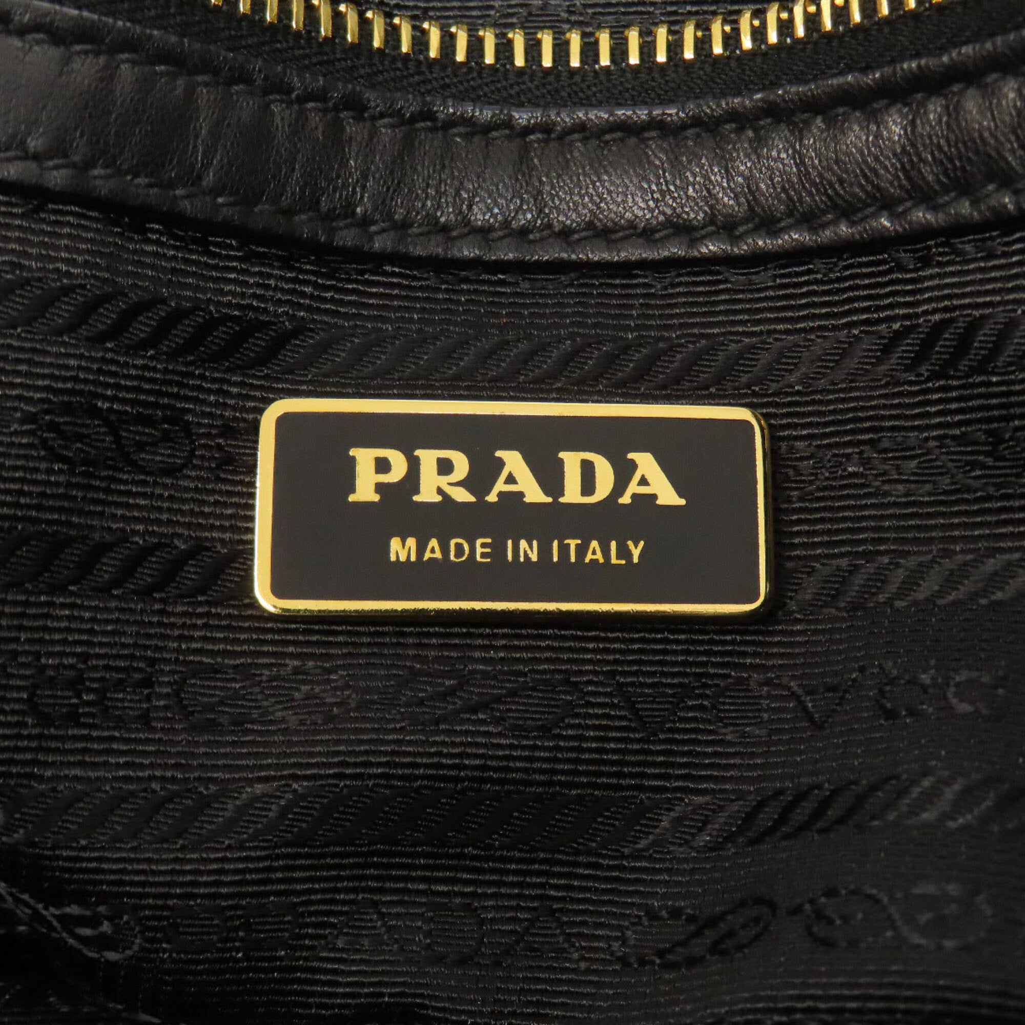 Prada Black Leather Handbag (Pre-Owned)
