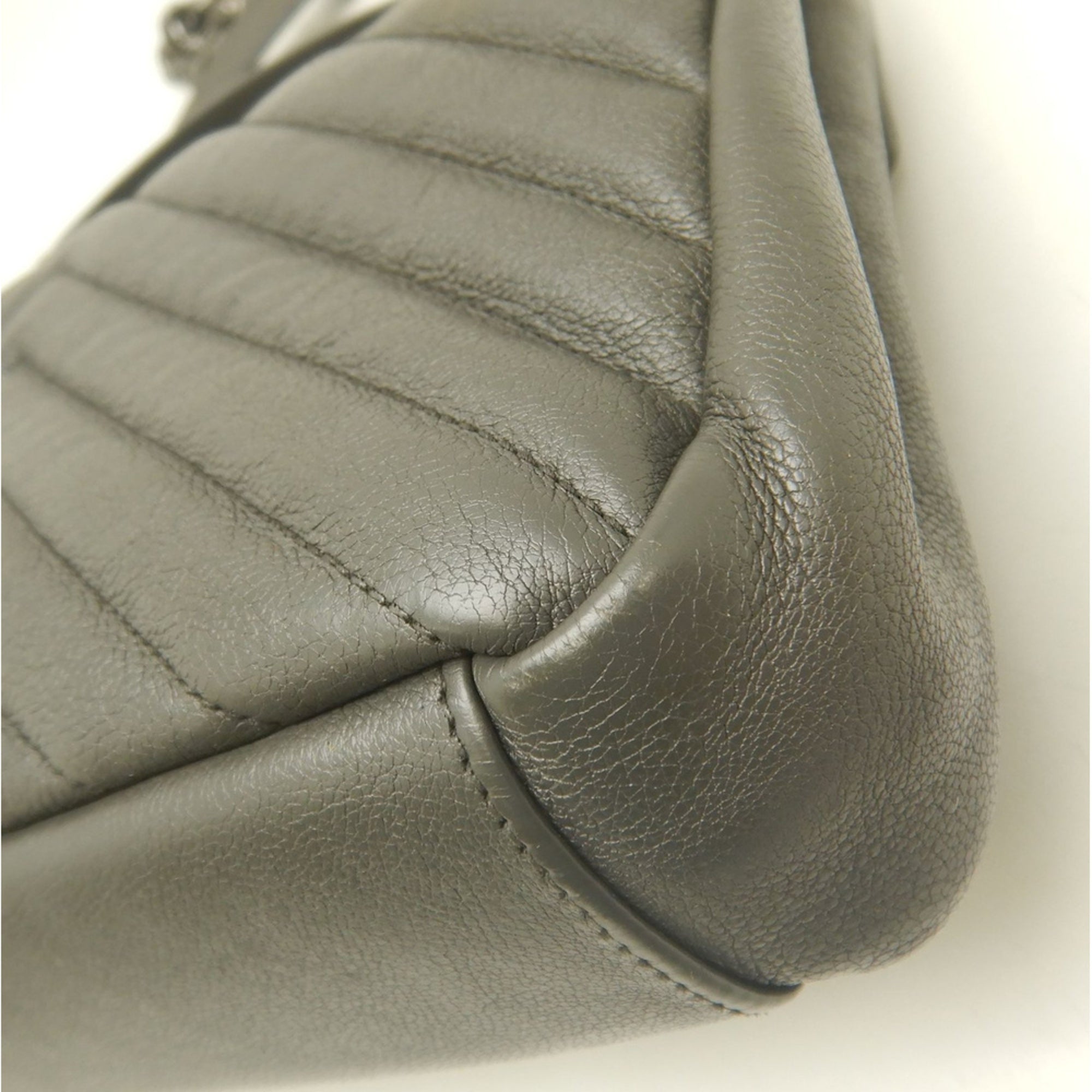 Yves Saint Laurent Gray Leather Handbag School Bag (Pre-Owned)