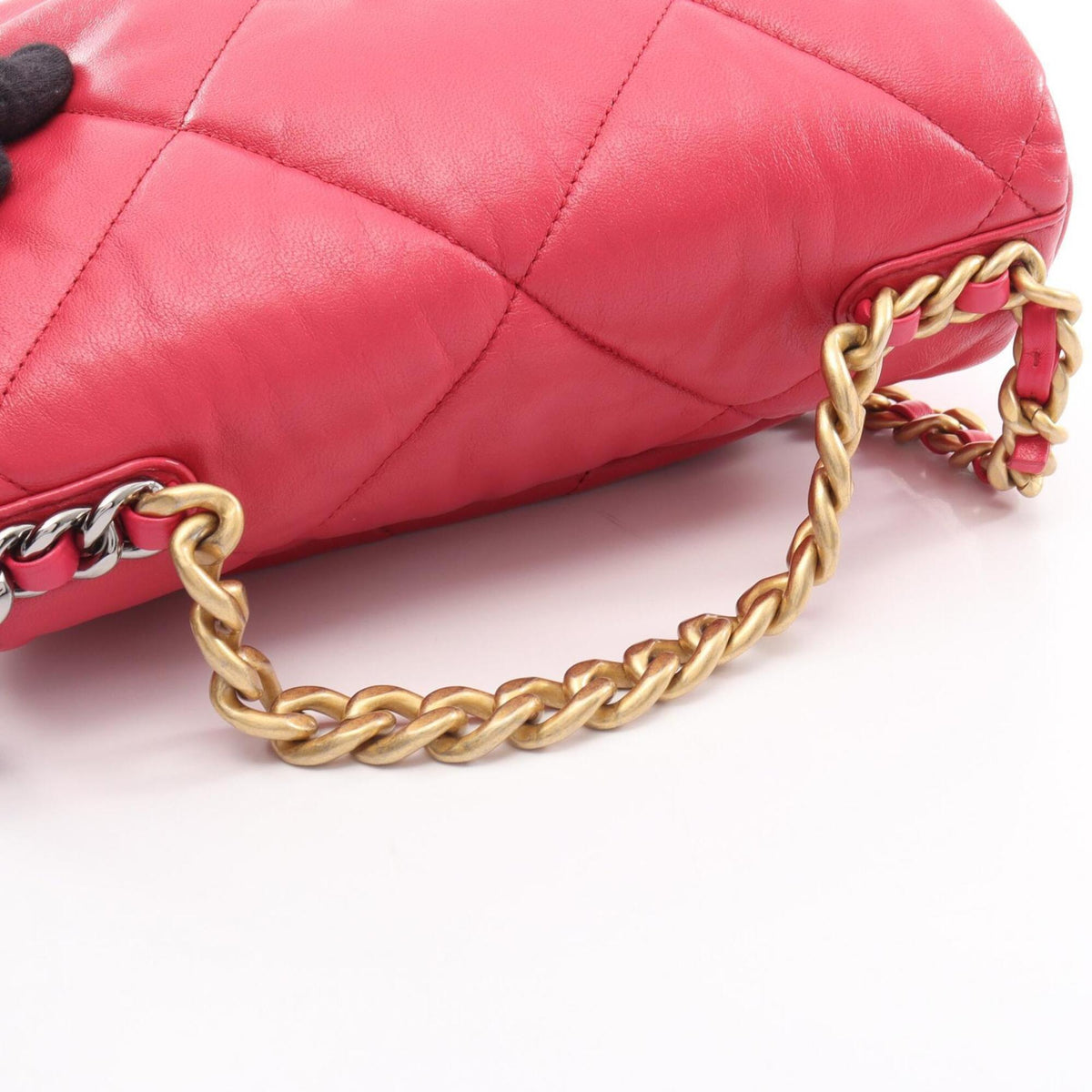Chanel Pink Leather Handbag Shoulder Bag (Pre-Owned)