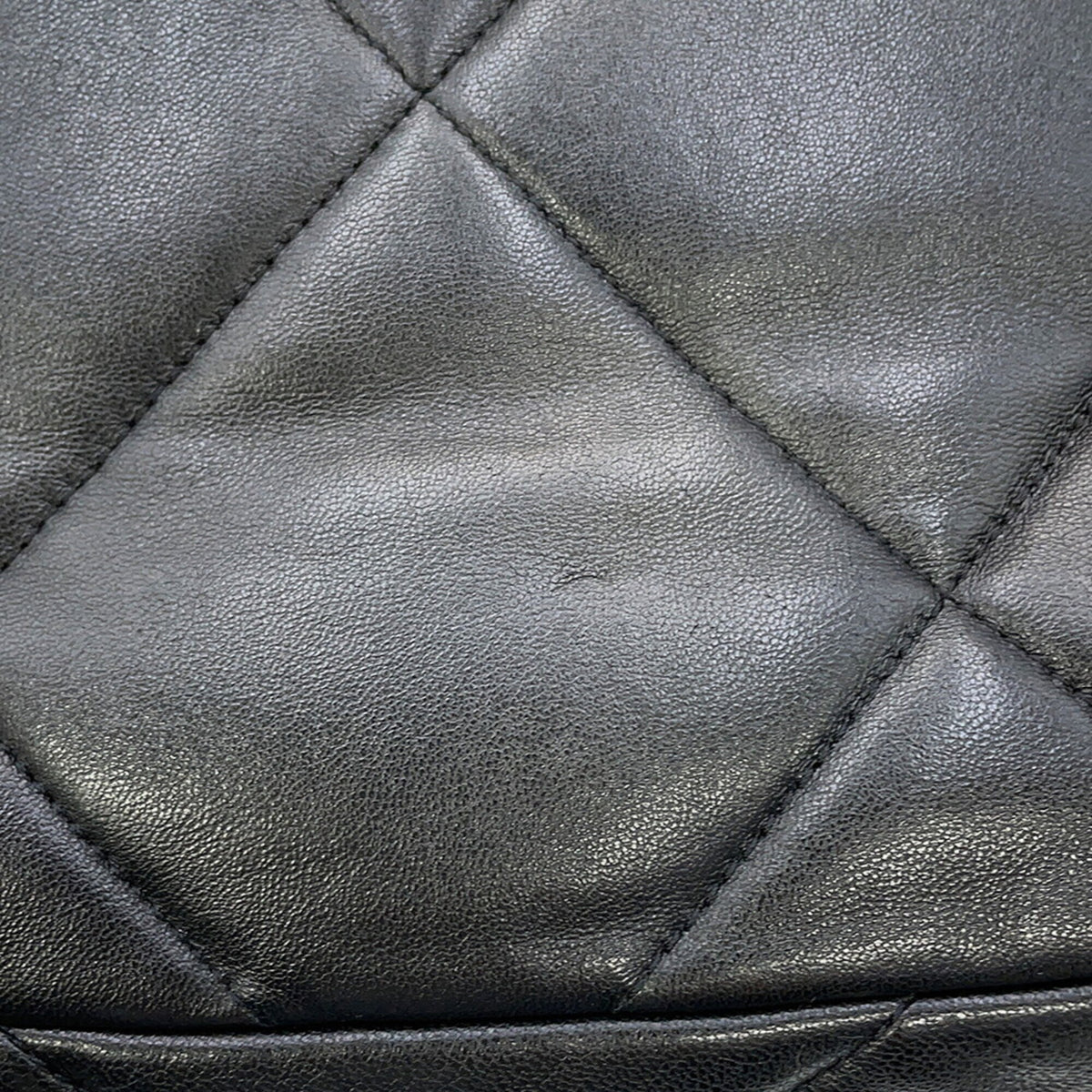 Chanel Black Leather Handbag Shoulder Bag (Pre-Owned)