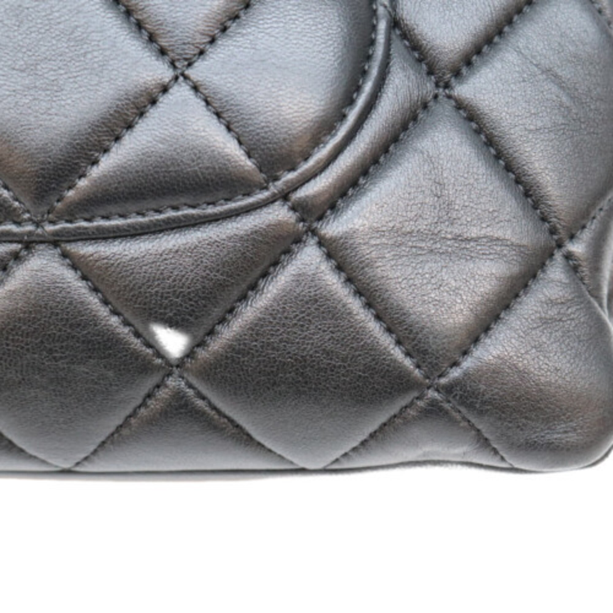 Chanel Black Leather Shoulder Bag (Pre-Owned)