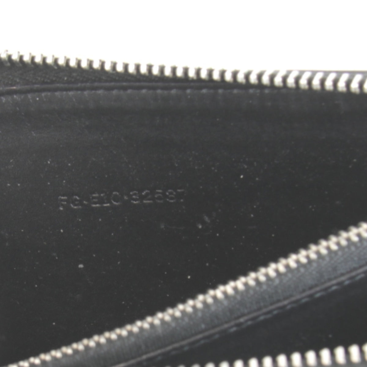 Bvlgari Black Leather Long Wallet (Bi-Fold) (Pre-Owned)