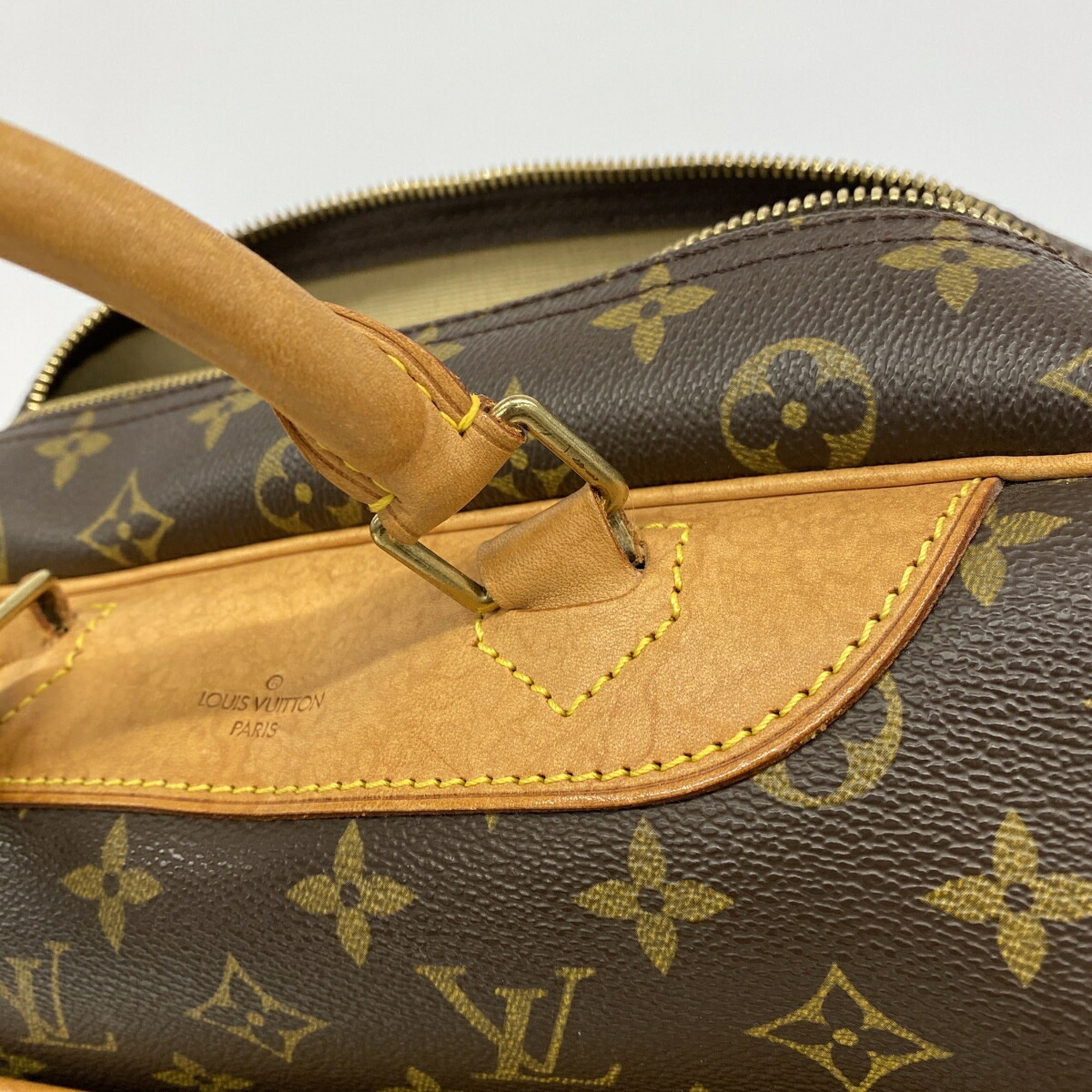 Louis Vuitton Brown Handbag (Pre-Owned)