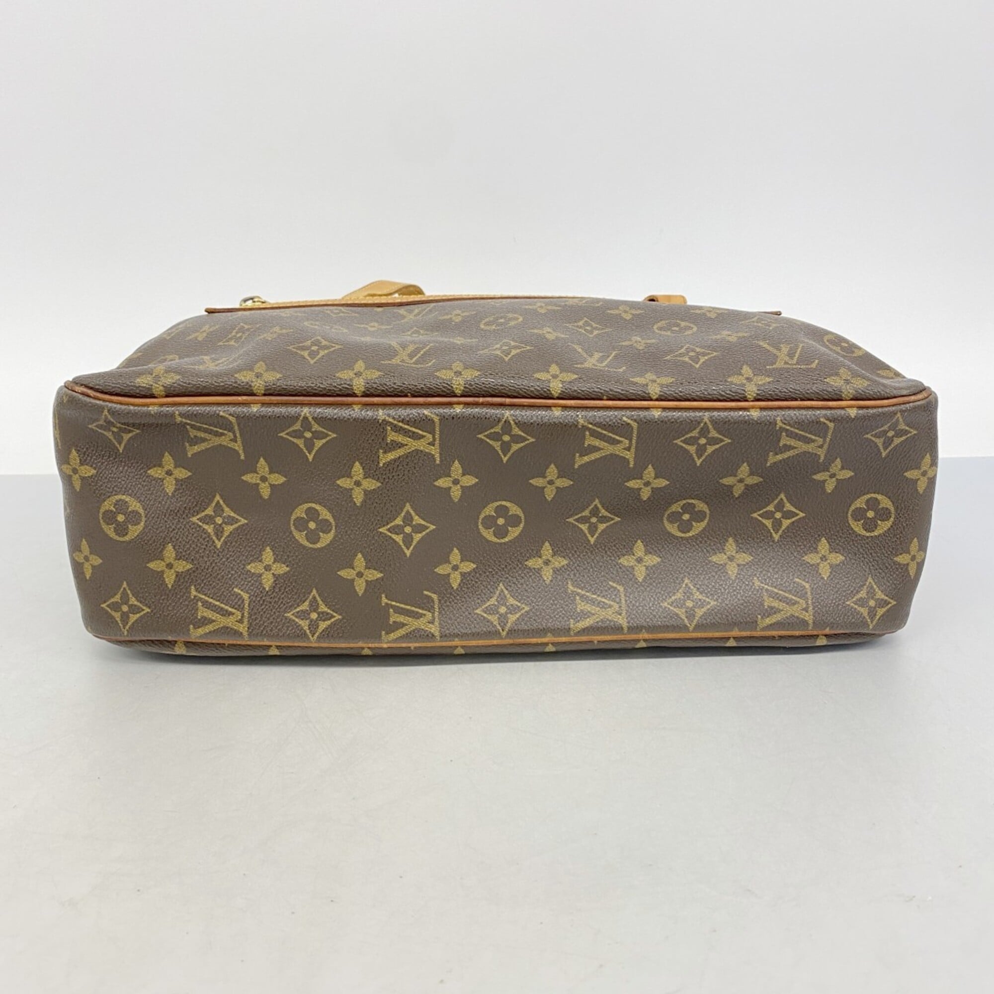 Louis Vuitton Brown Shoulder Bag (Pre-Owned)