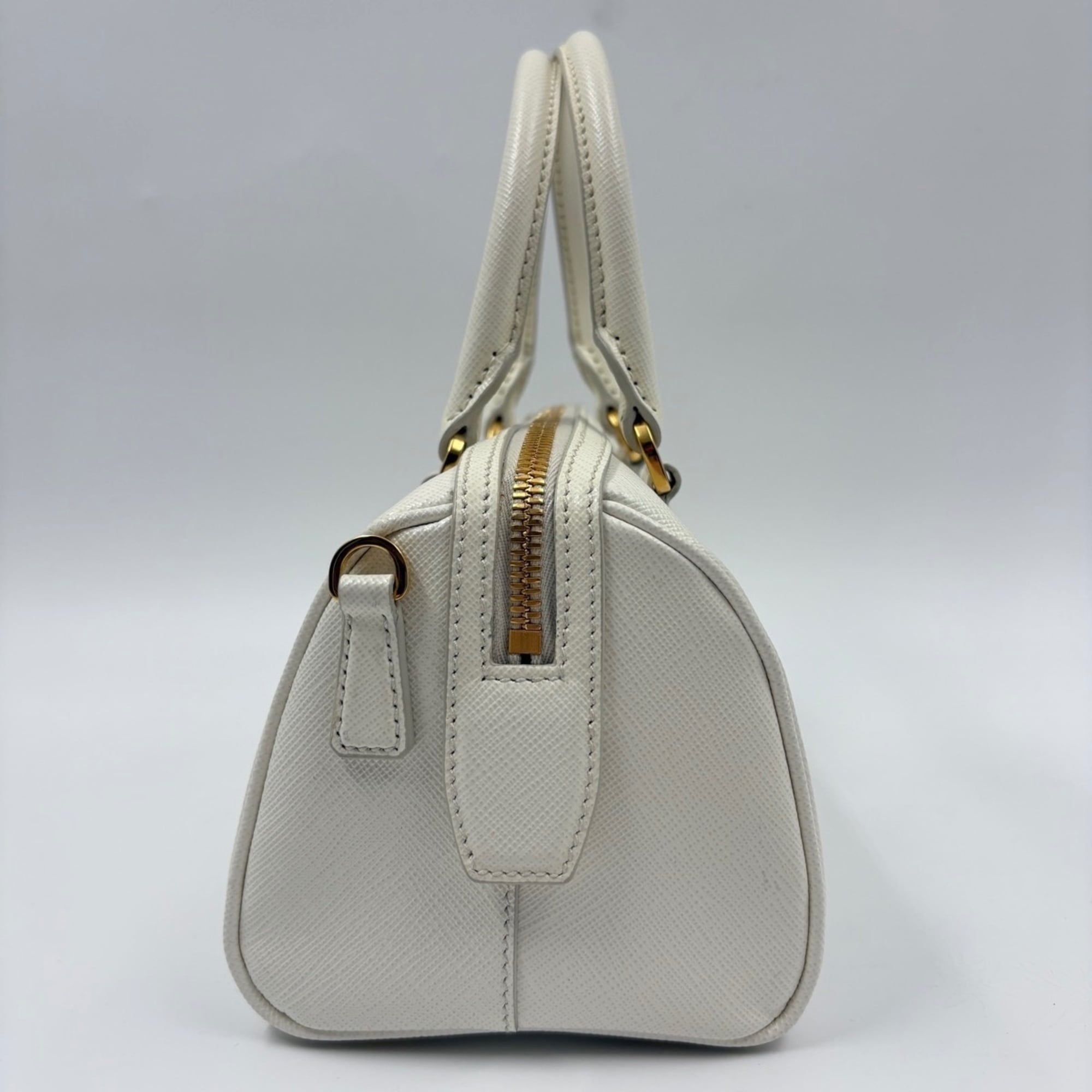 Prada White Handbag (Pre-Owned)