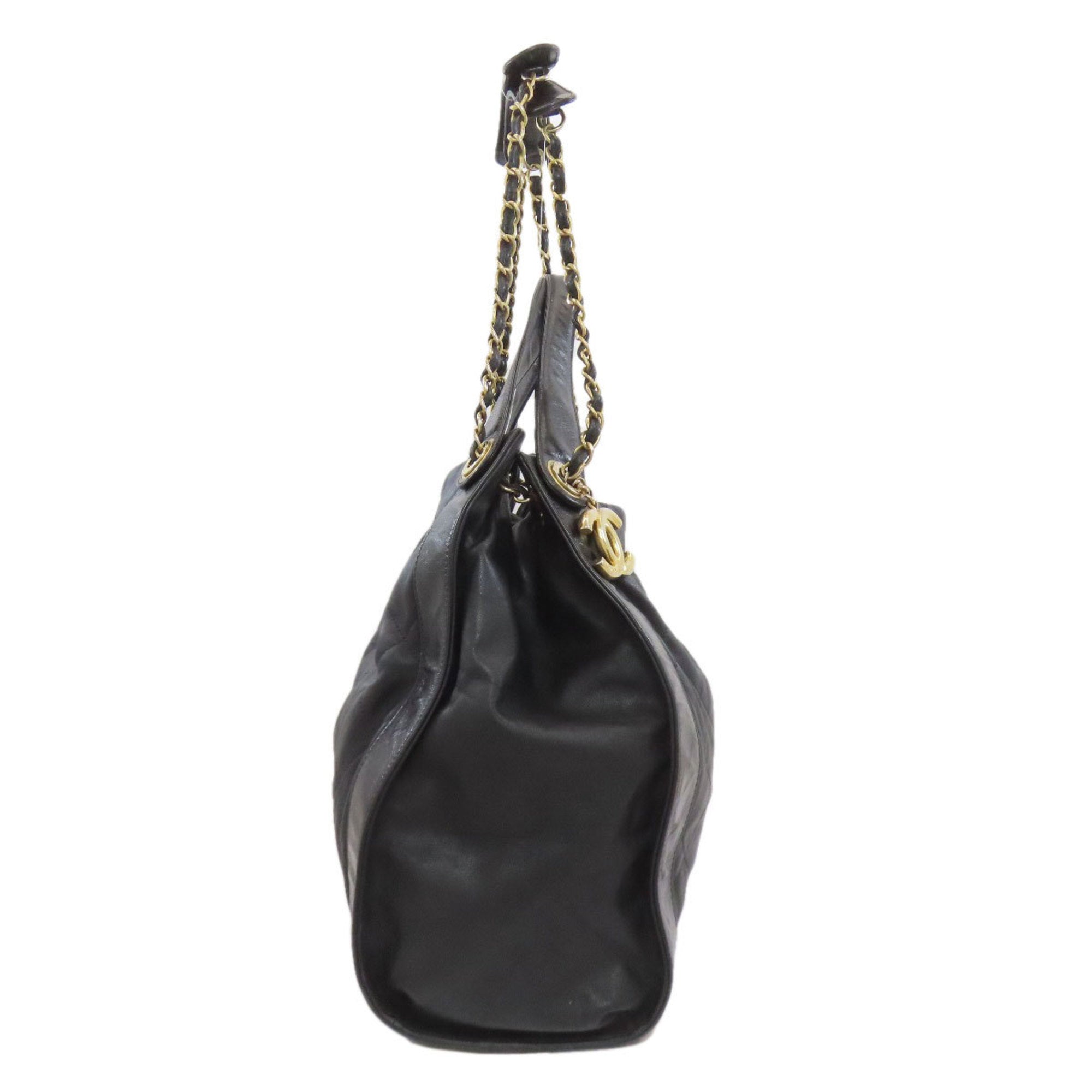 Chanel Black Leather Shoulder Bag (Pre-Owned)