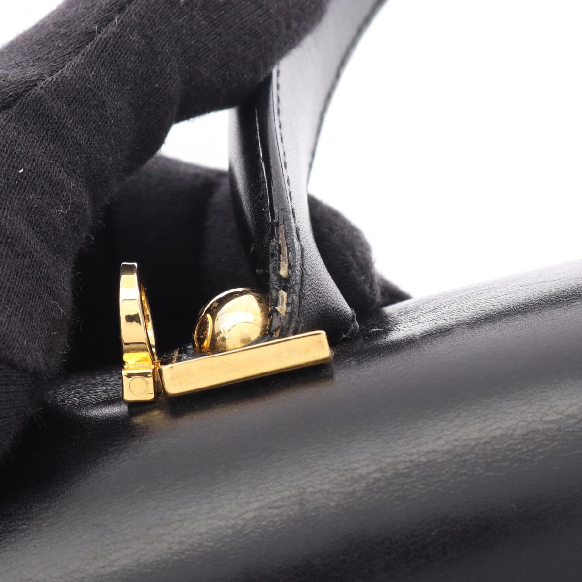 Salvatore Ferragamo Black Leather Handbag (Pre-Owned)