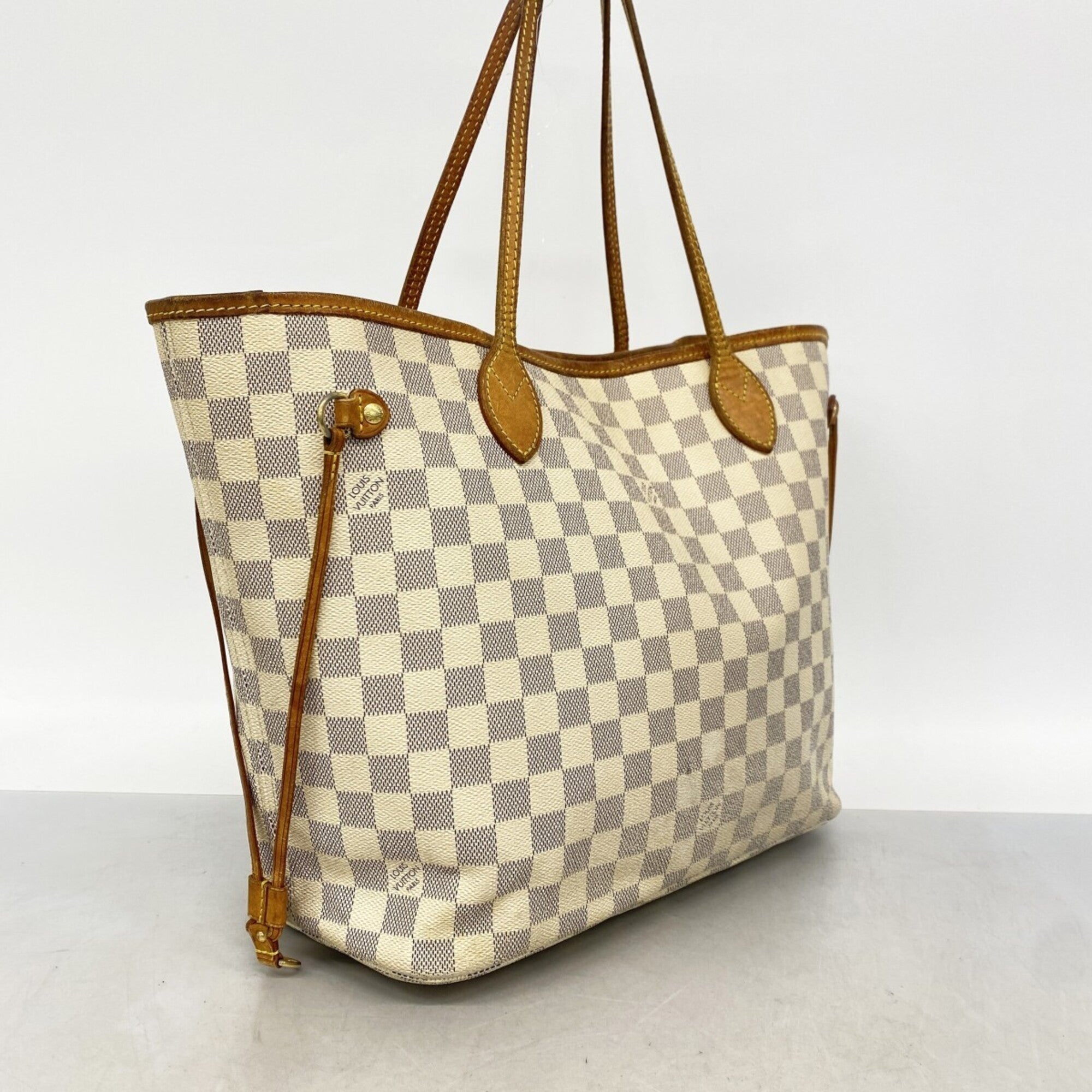 Louis Vuitton White Tote Bag (Pre-Owned)