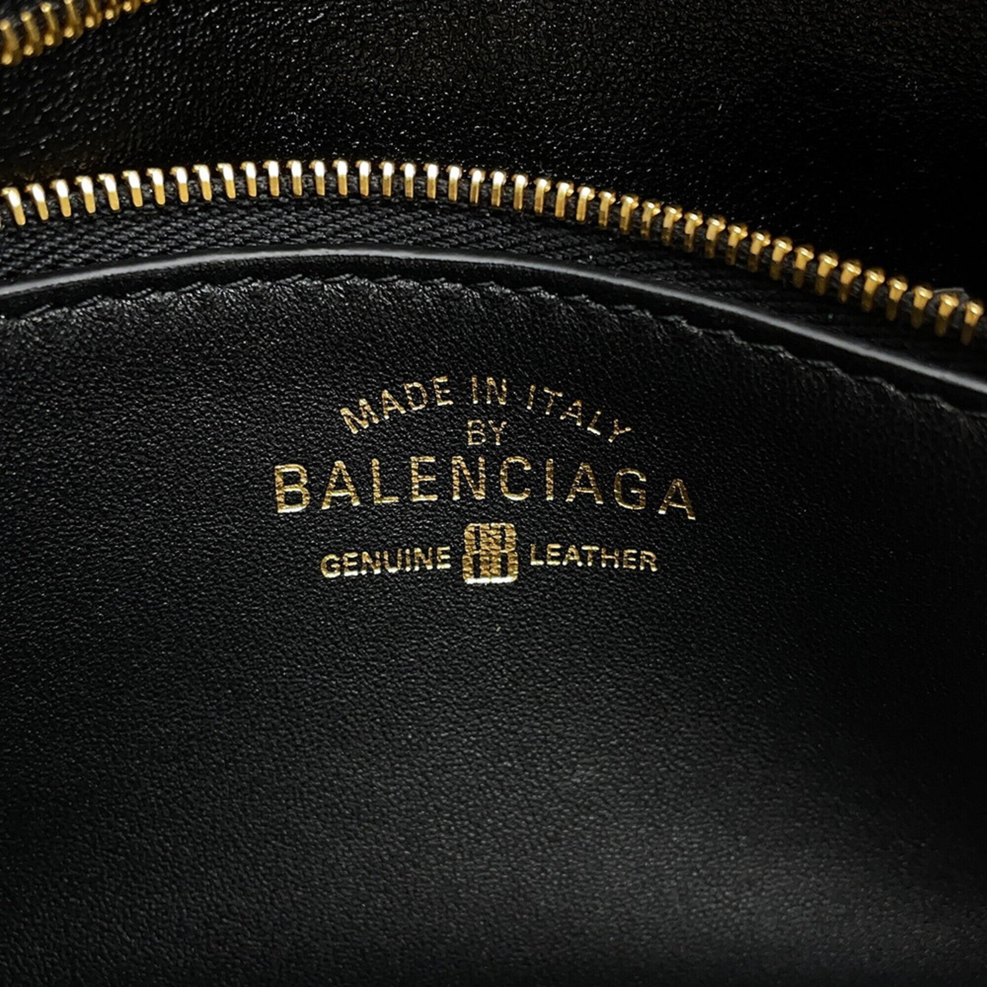 Balenciaga Black Leather Shoulder Bag (Pre-Owned)