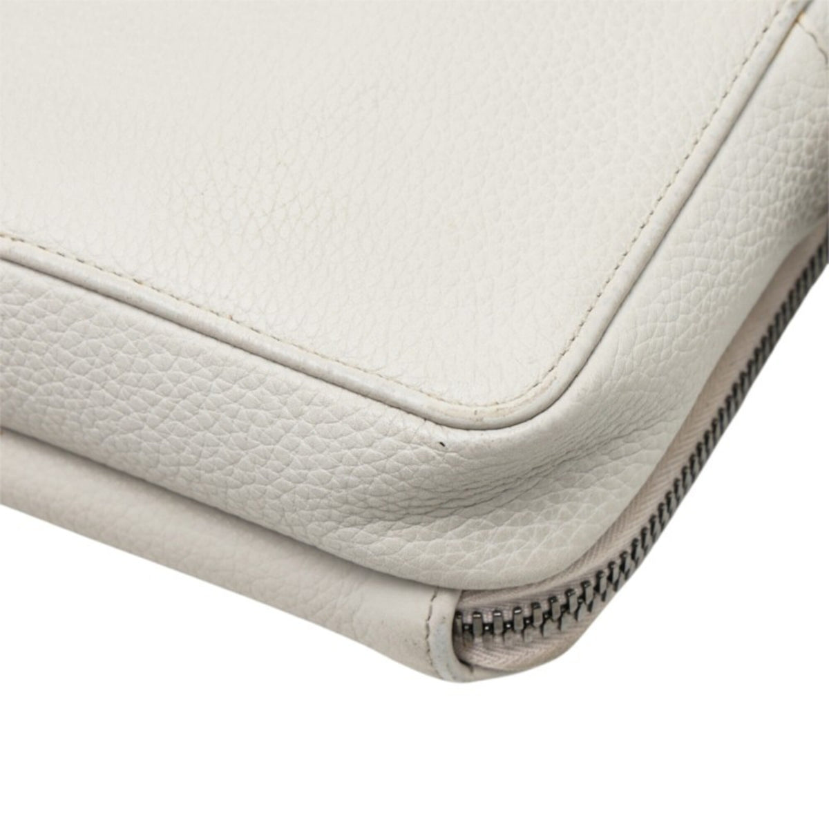 Christian Dior Ivory Leather Shoulder Bag (Pre-Owned)