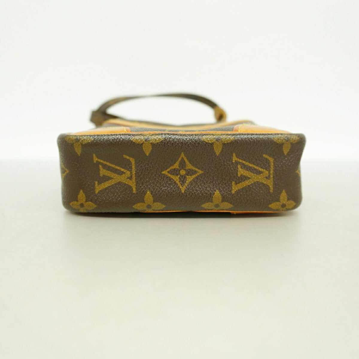 Louis Vuitton Brown Shoulder Bag (Pre-Owned)