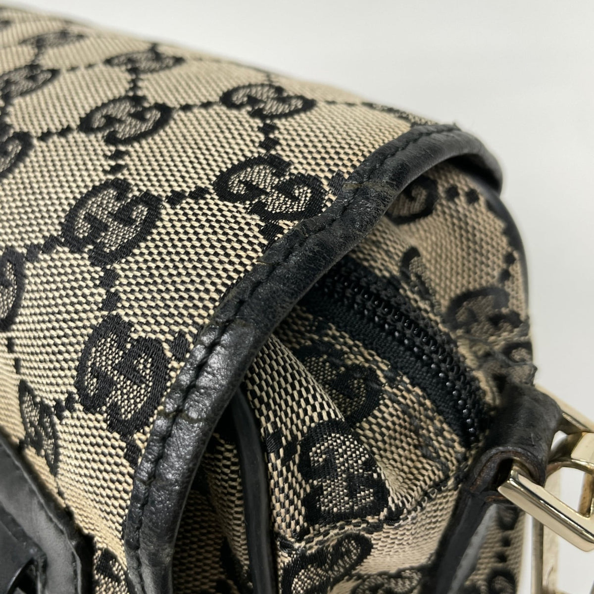 Gucci Beige Black Gg Canvas Leather Shoulder Bag (Pre-Owned)