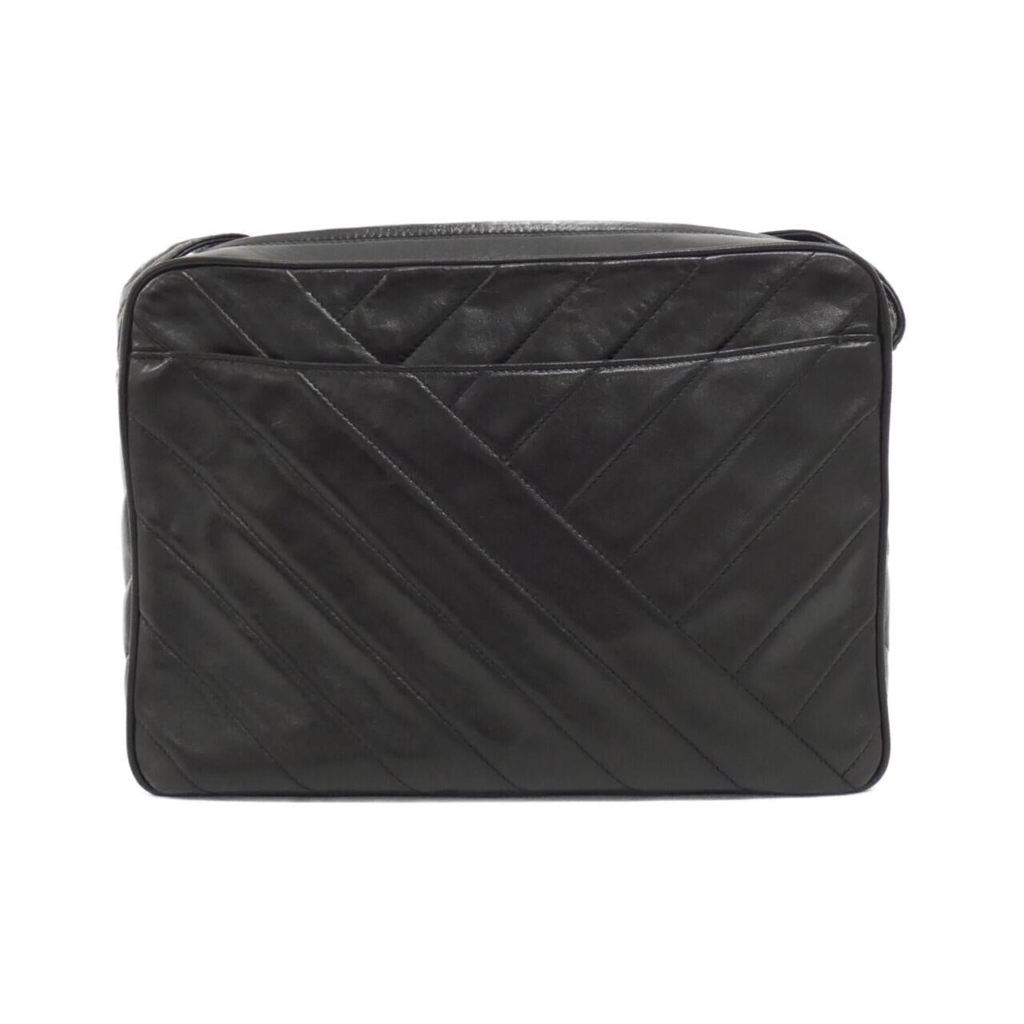 Chanel Black Leather Shoulder Bag (Pre-Owned)