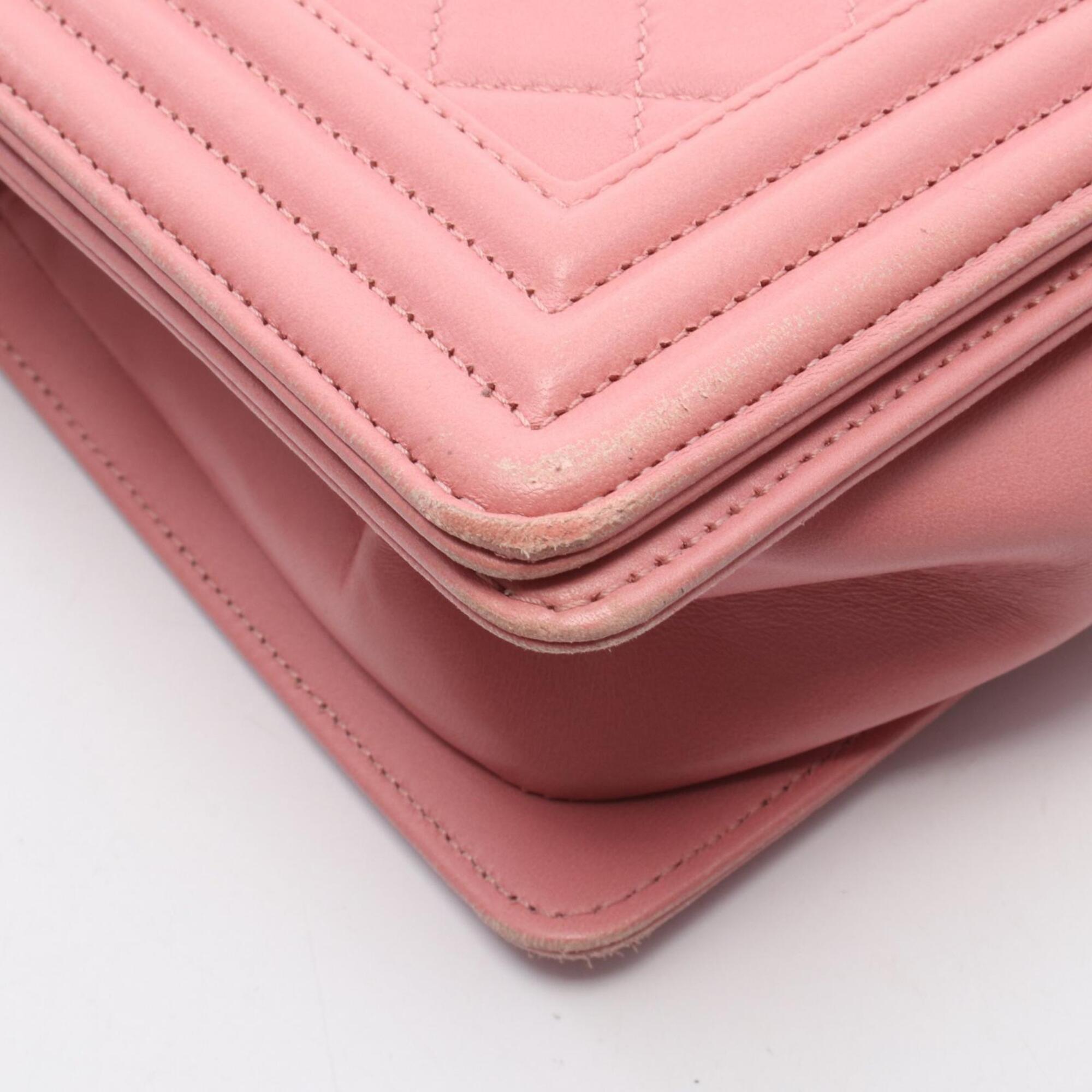 Chanel Boy Chanel Pink Leather Handbag Shoulder Bag (Pre-Owned)