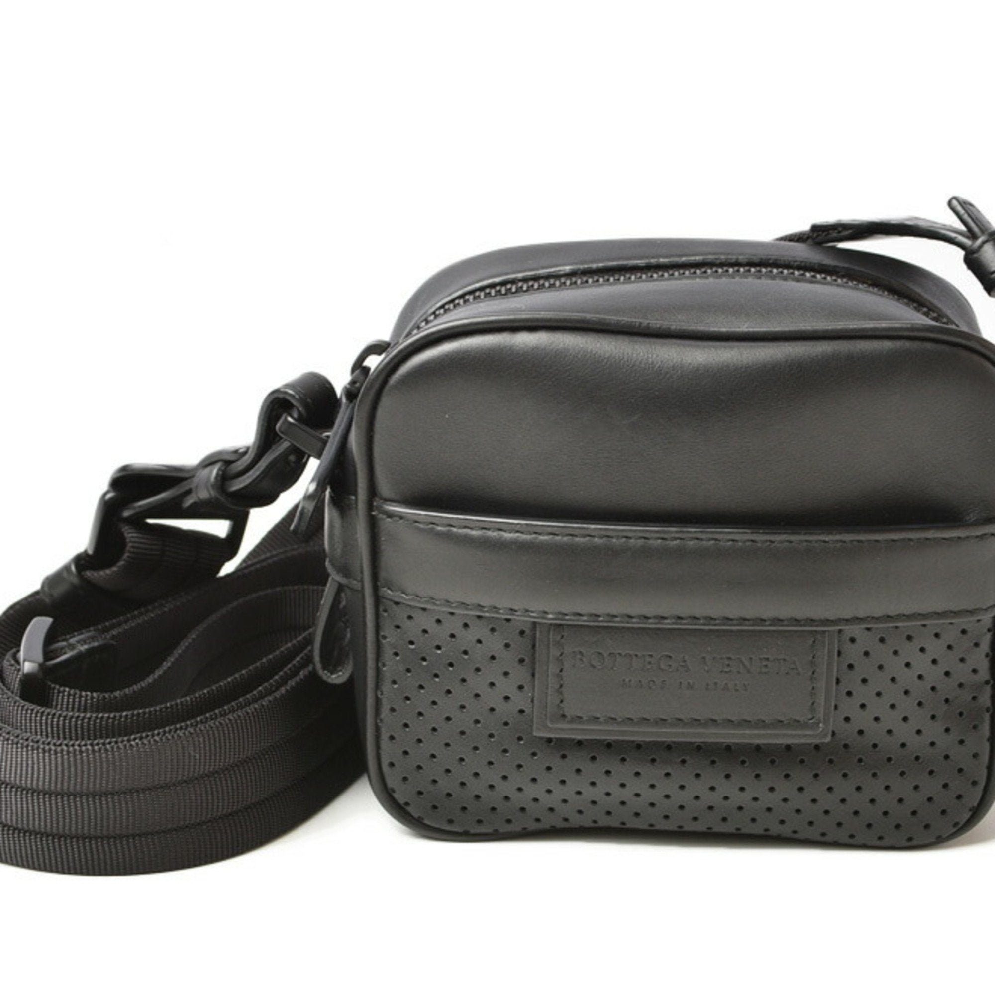 Bottega Veneta Black Leather Pouch Shoulder Bag (Pre-Owned)