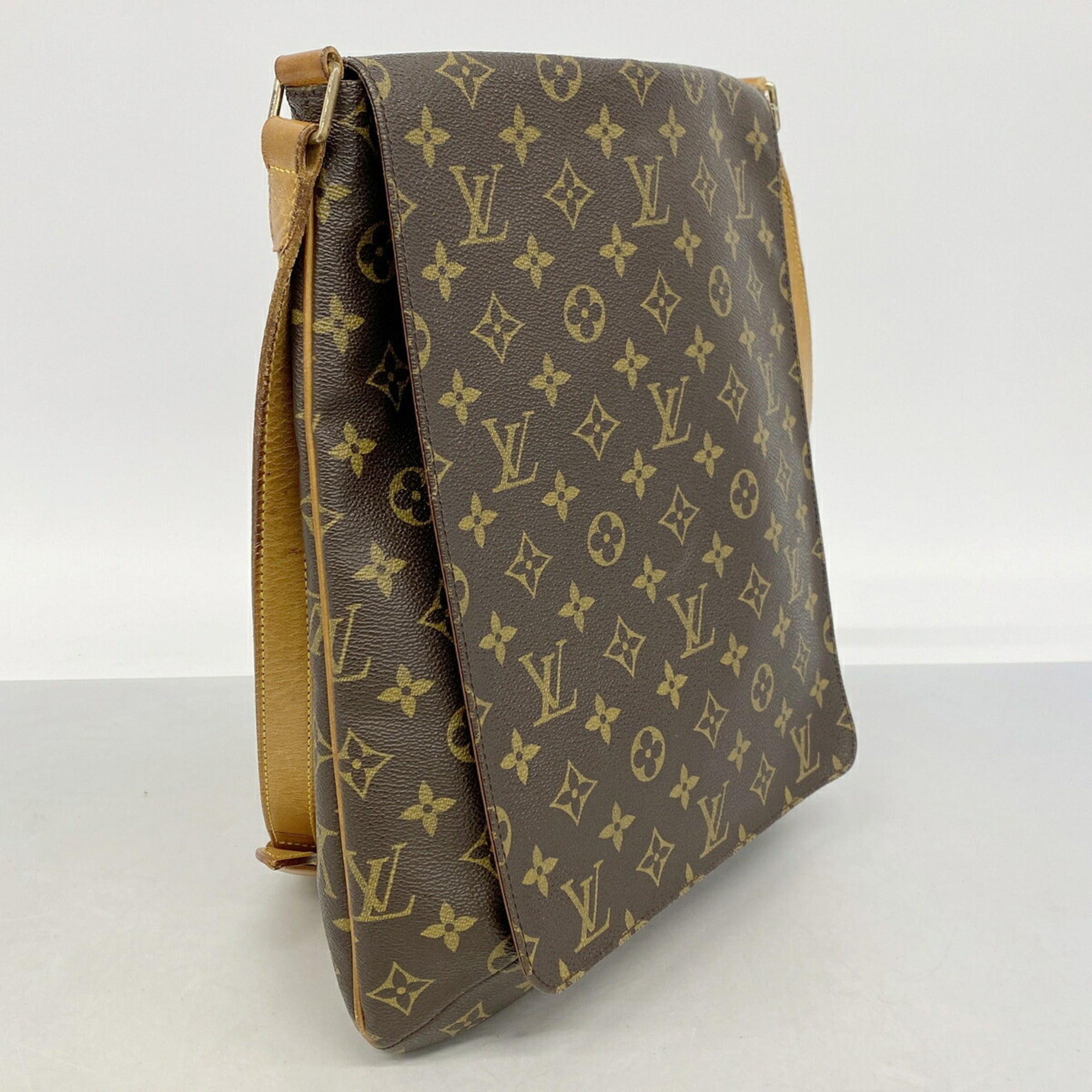 Louis Vuitton Brown Shoulder Bag (Pre-Owned)