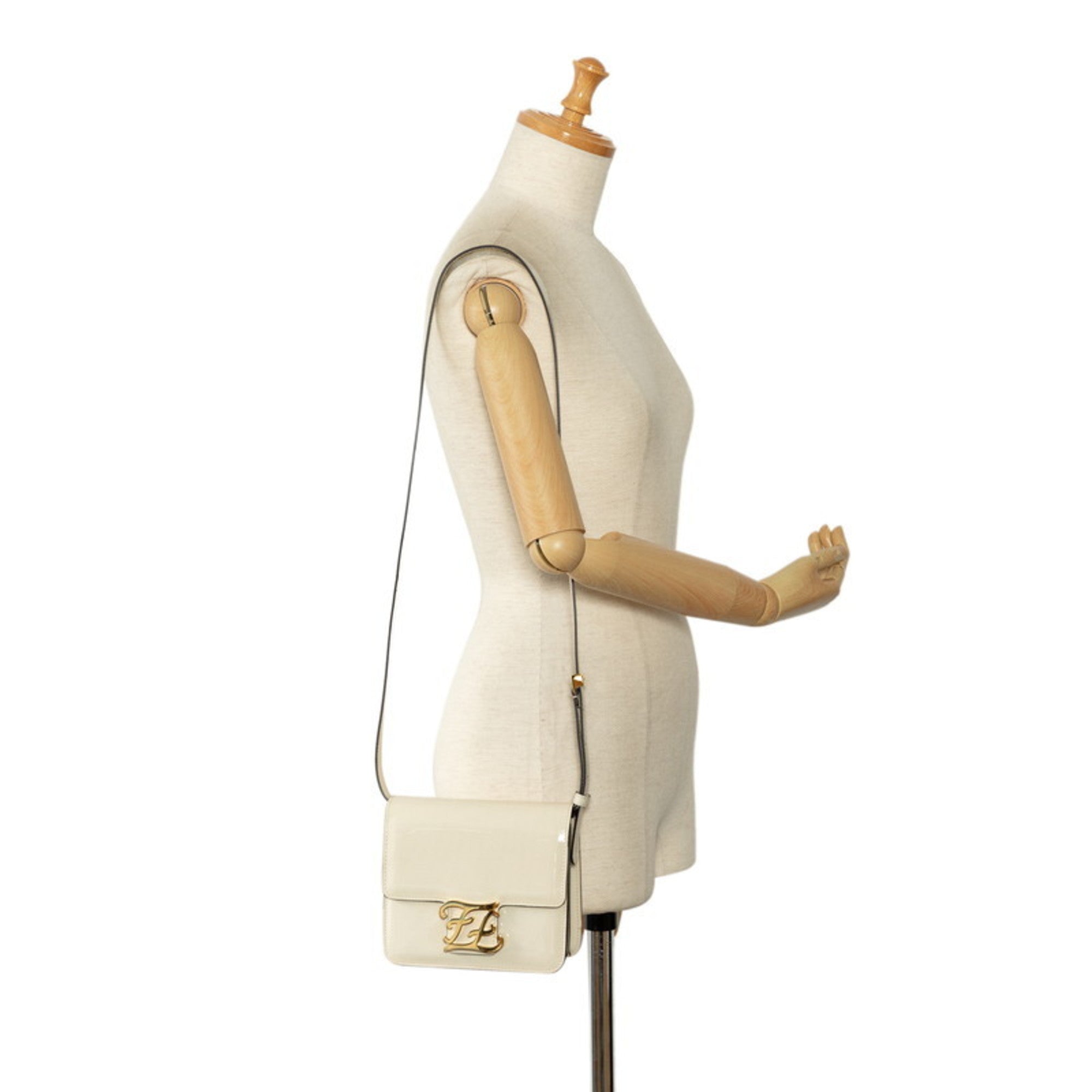 Fendi Ivory White Patent Leather Shoulder Bag (Pre-Owned)