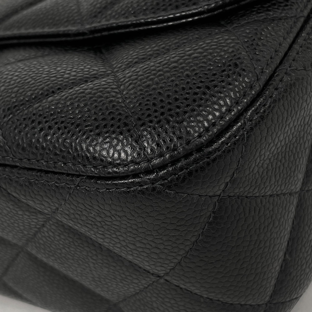 Chanel Matelasse Black Grained Calfskin Shoulder Bag (Pre-Owned)