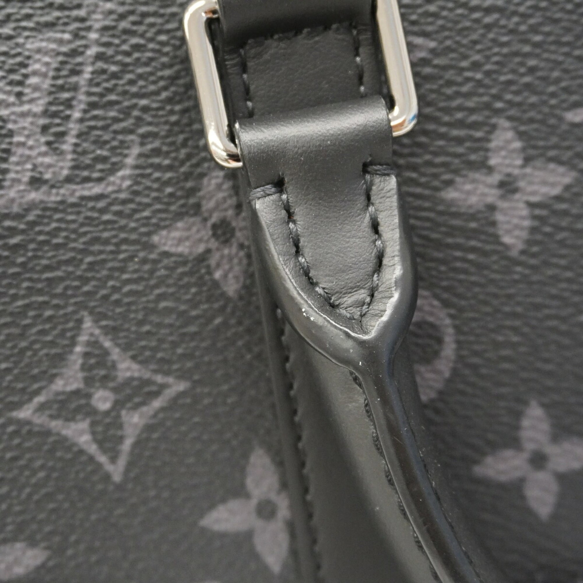 Louis Vuitton Black Handbag (Pre-Owned)