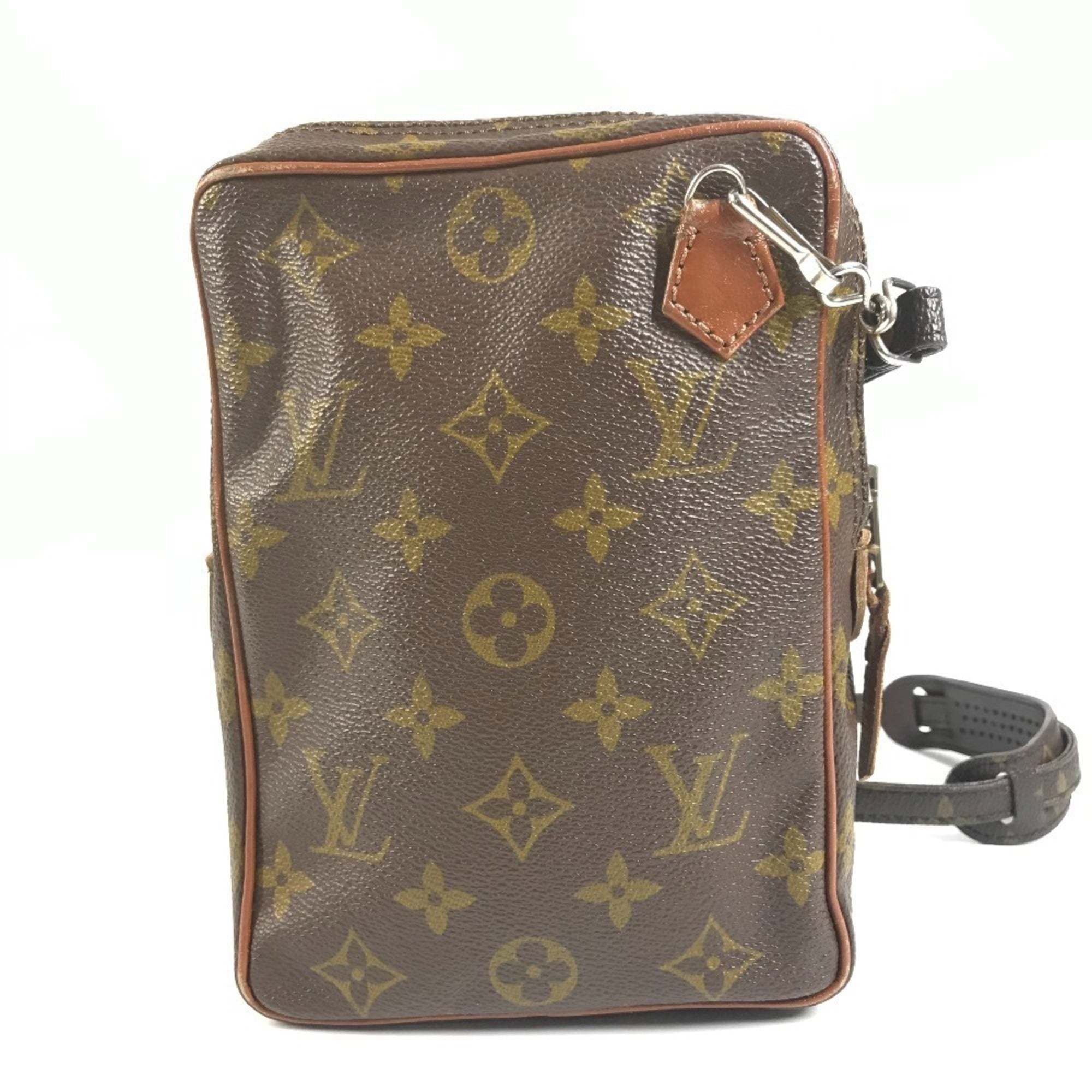 Louis Vuitton Brown Monogram Pochette Shoulder Bag (Pre-Owned)