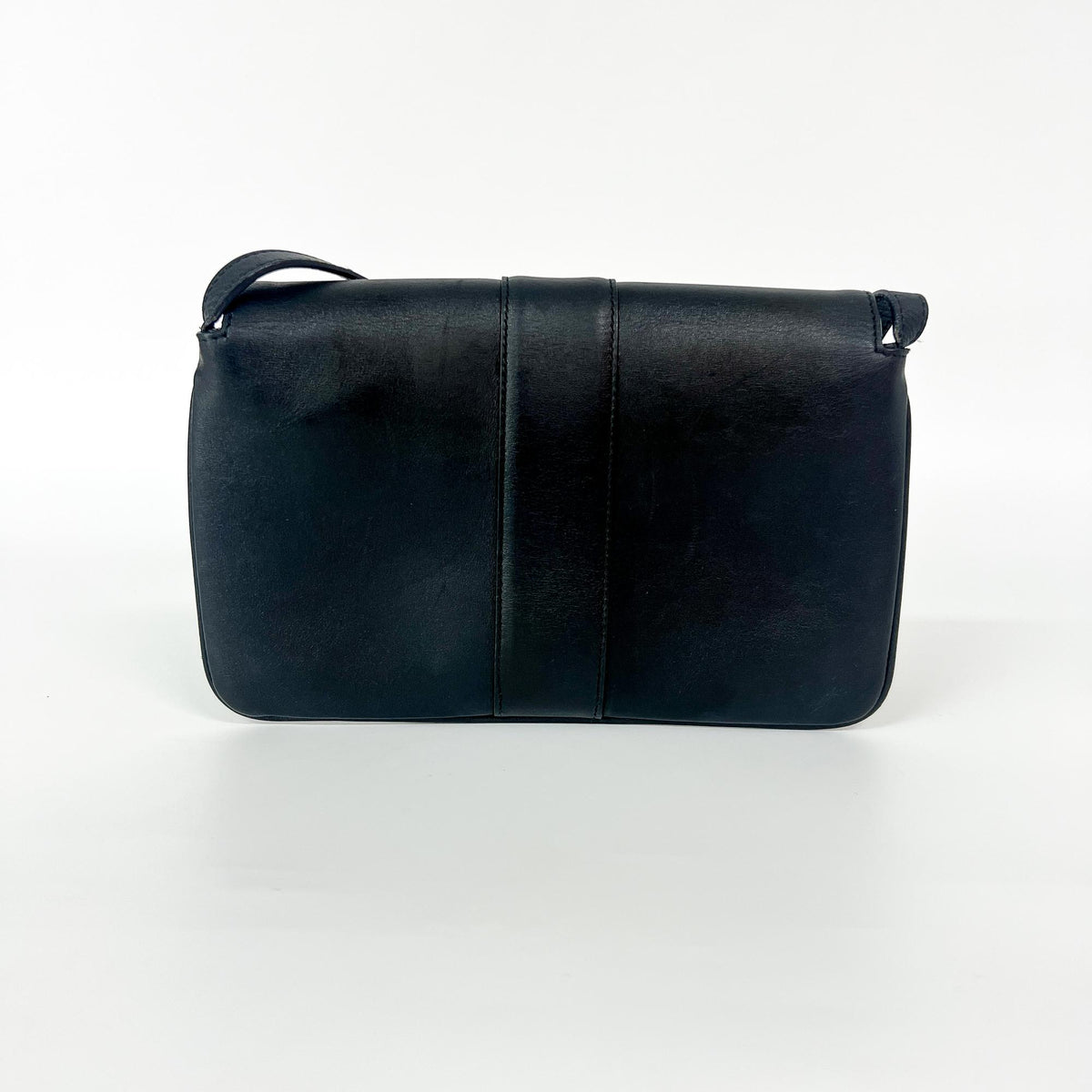 Gucci Arli Leather Black Leather Shoulder Bag Bag (Pre-Owned)