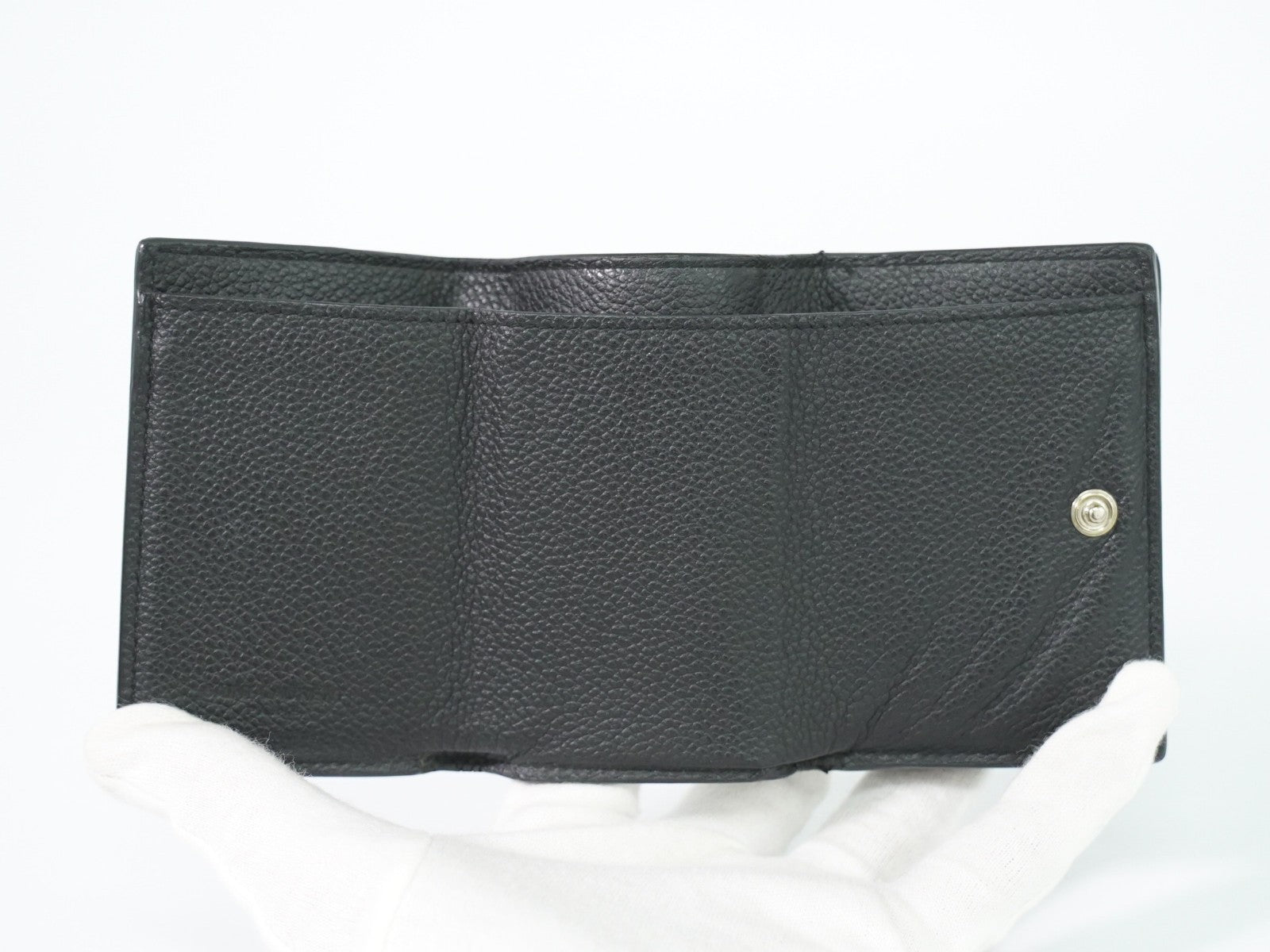 Saint Laurent Compact Matelasse Leather Black Leather Wallets Accessory (Pre-Owned)