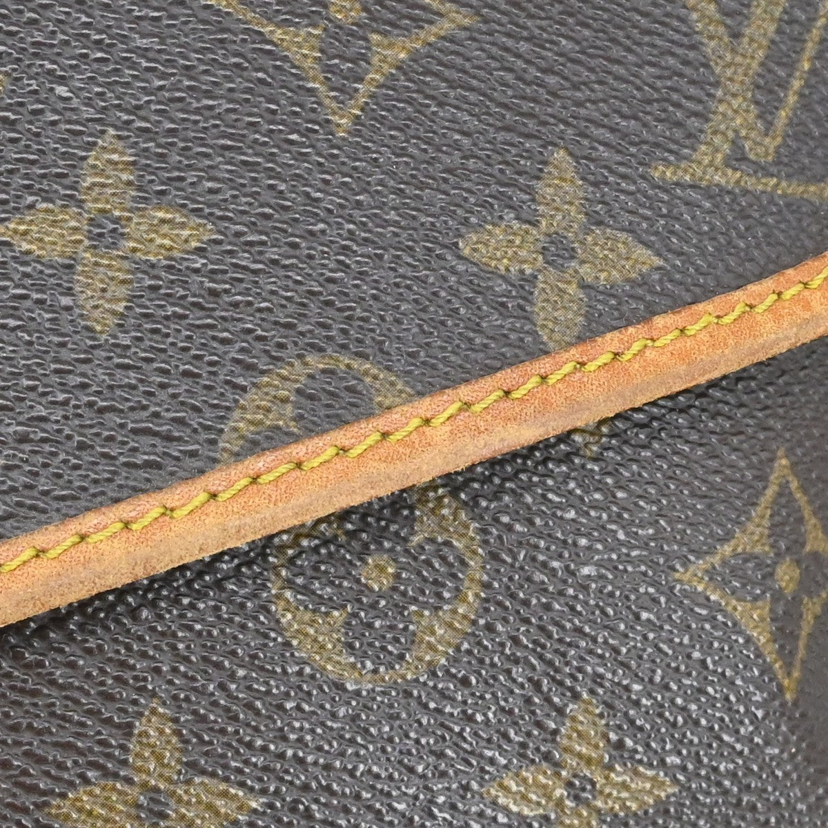 Louis Vuitton Saumur Monogram Brown Canvas Shoulder Bag Bag (Pre-Owned)