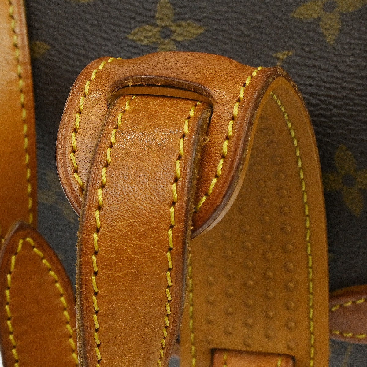 Louis Vuitton Saumur Messenger Monogram Canvas Brown Canvas Shoulder Bag Bag (Pre-Owned)