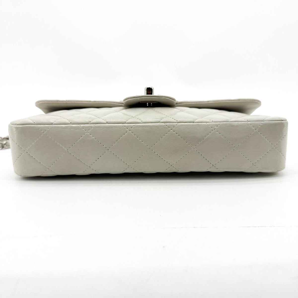 Chanel Classic Single Flap Bag Quilted Lambskin White Leather Shoulder Bag Bag (Pre-Owned)