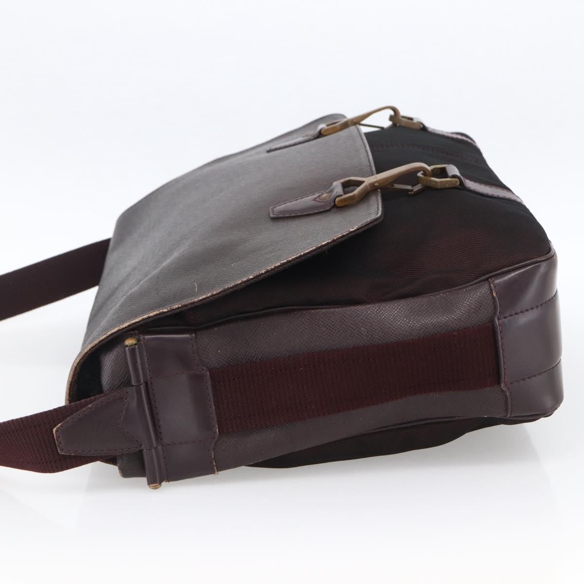 Louis Vuitton Dersou Taiga Leather And Canvas Brown Leather Shoulder Bag Bag (Pre-Owned)