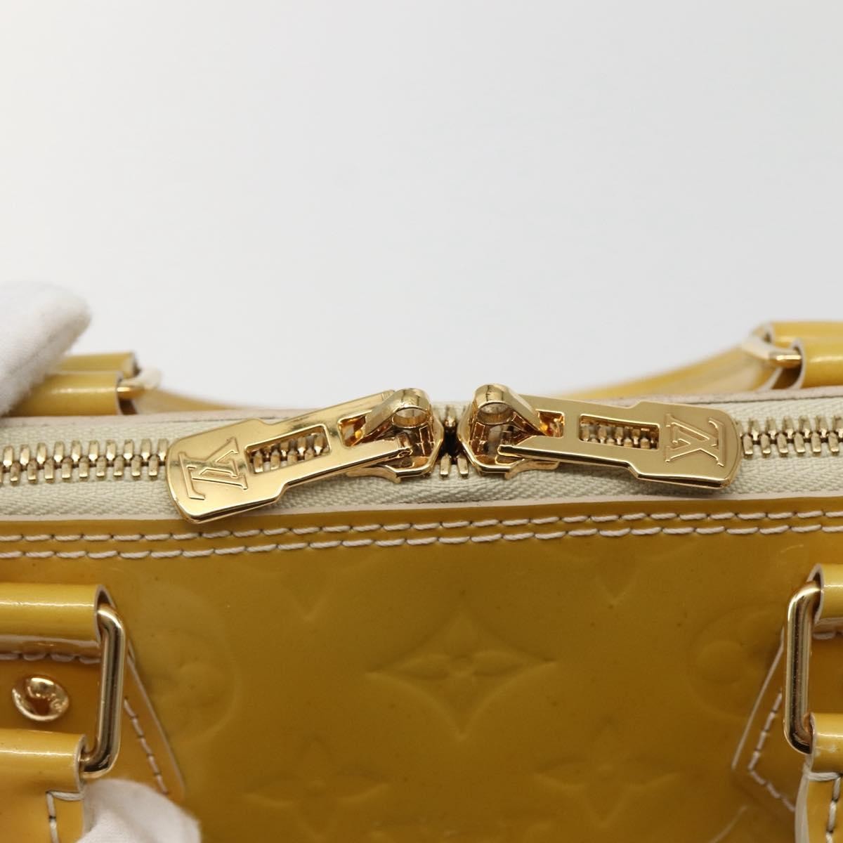 Louis Vuitton Alma Monogram Vernis Beige Patent_Leather Handbag (Pre-Owned)
