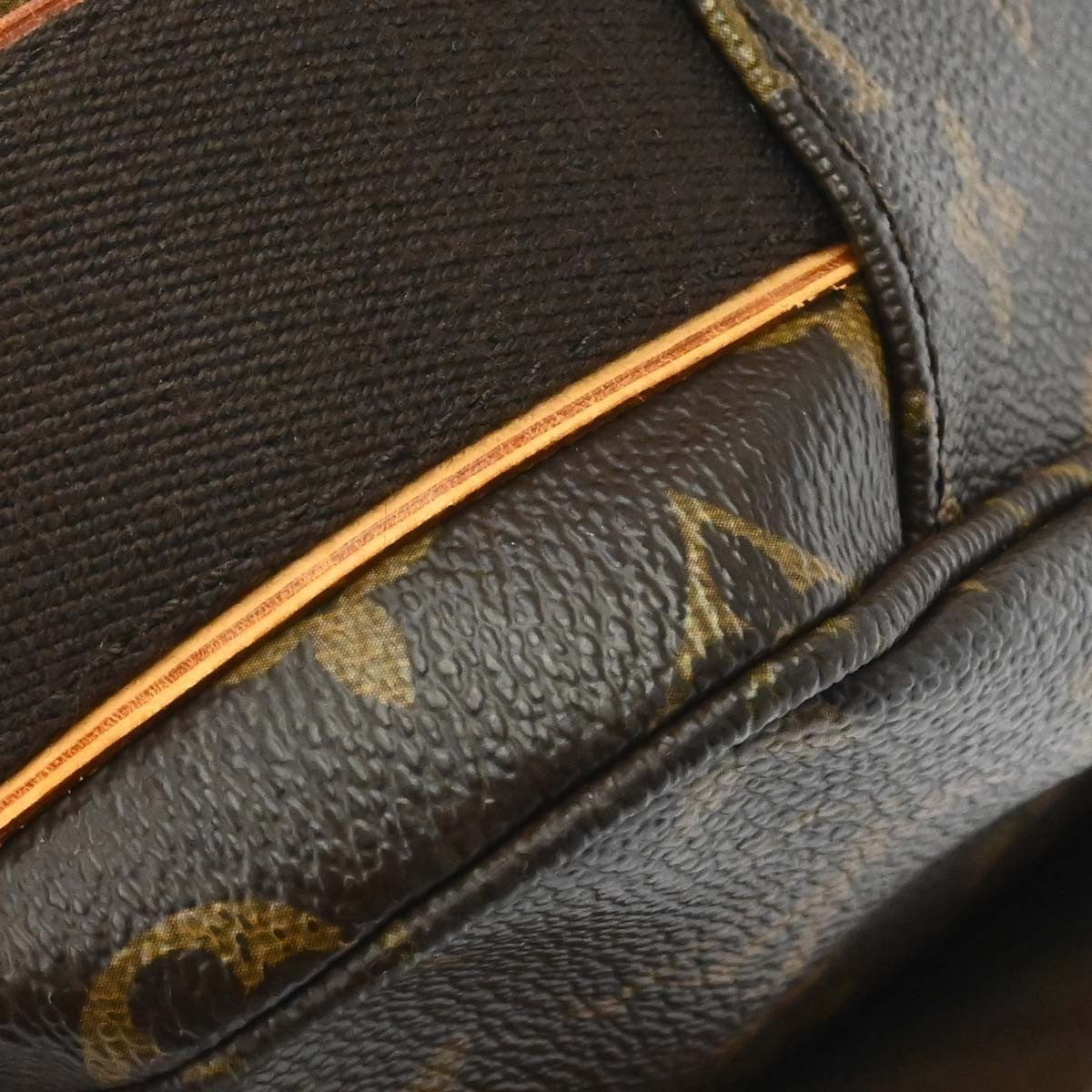 Louis Vuitton Beaubourg Messenger Monogram Canvas Brown Canvas Handbag (Pre-Owned)
