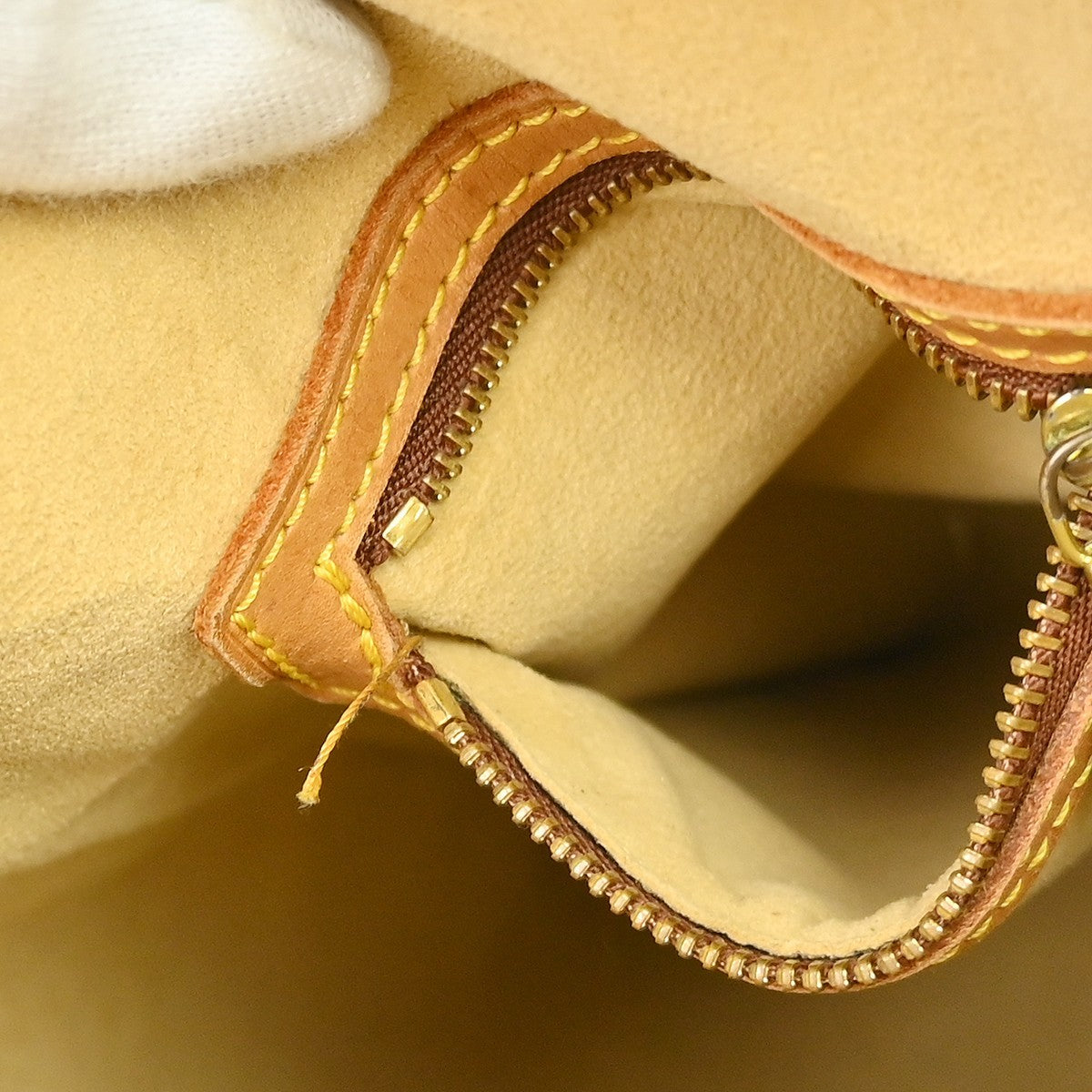 Louis Vuitton Monogram Looping Monogram Canvas Brown Canvas Shoulder Bag Bag (Pre-Owned)