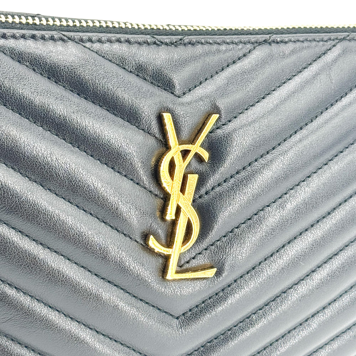 Saint Laurent Classic Monogram Wristlet Matelasse Chevron Leather Black Leather Clutche & Pouche Bag (Pre-Owned)