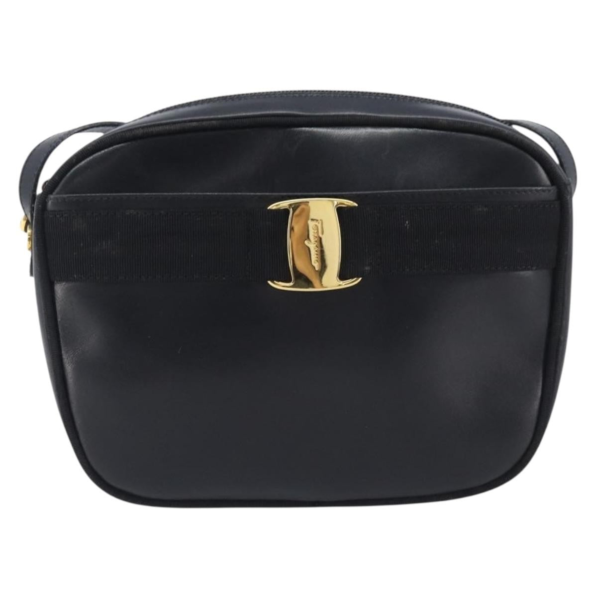 Salvatore Ferragamo Vara Bow Camera Leather Black Leather Shoulder Bag Bag (Pre-Owned)