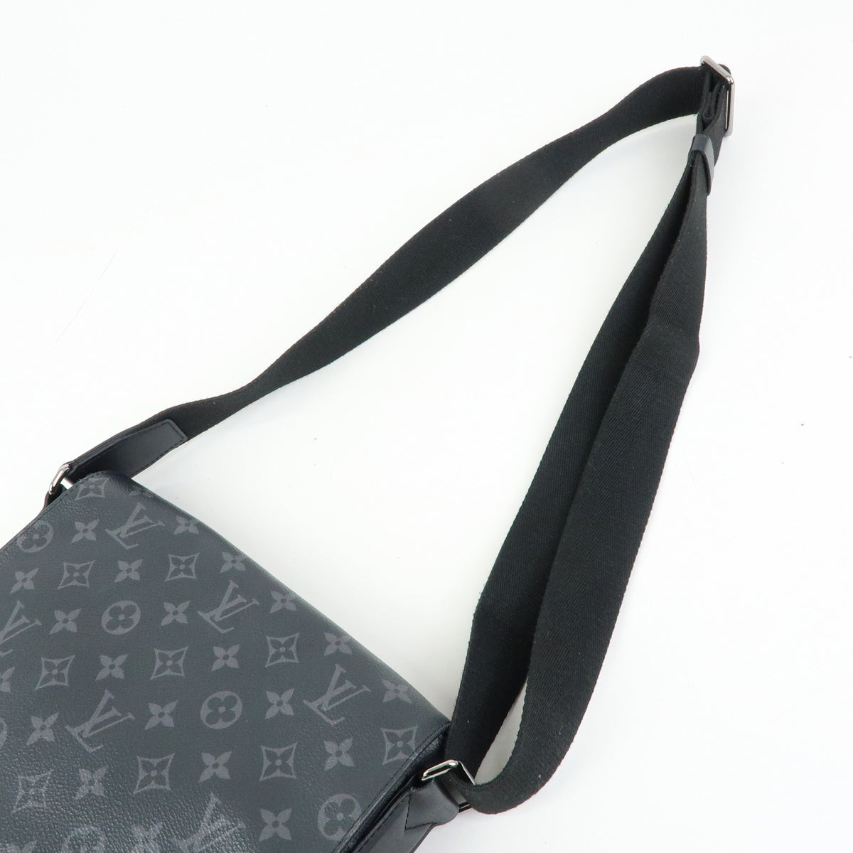 Louis Vuitton District Messenger Monogram Eclipse Canvas Gray Canvas Handbag (Pre-Owned)
