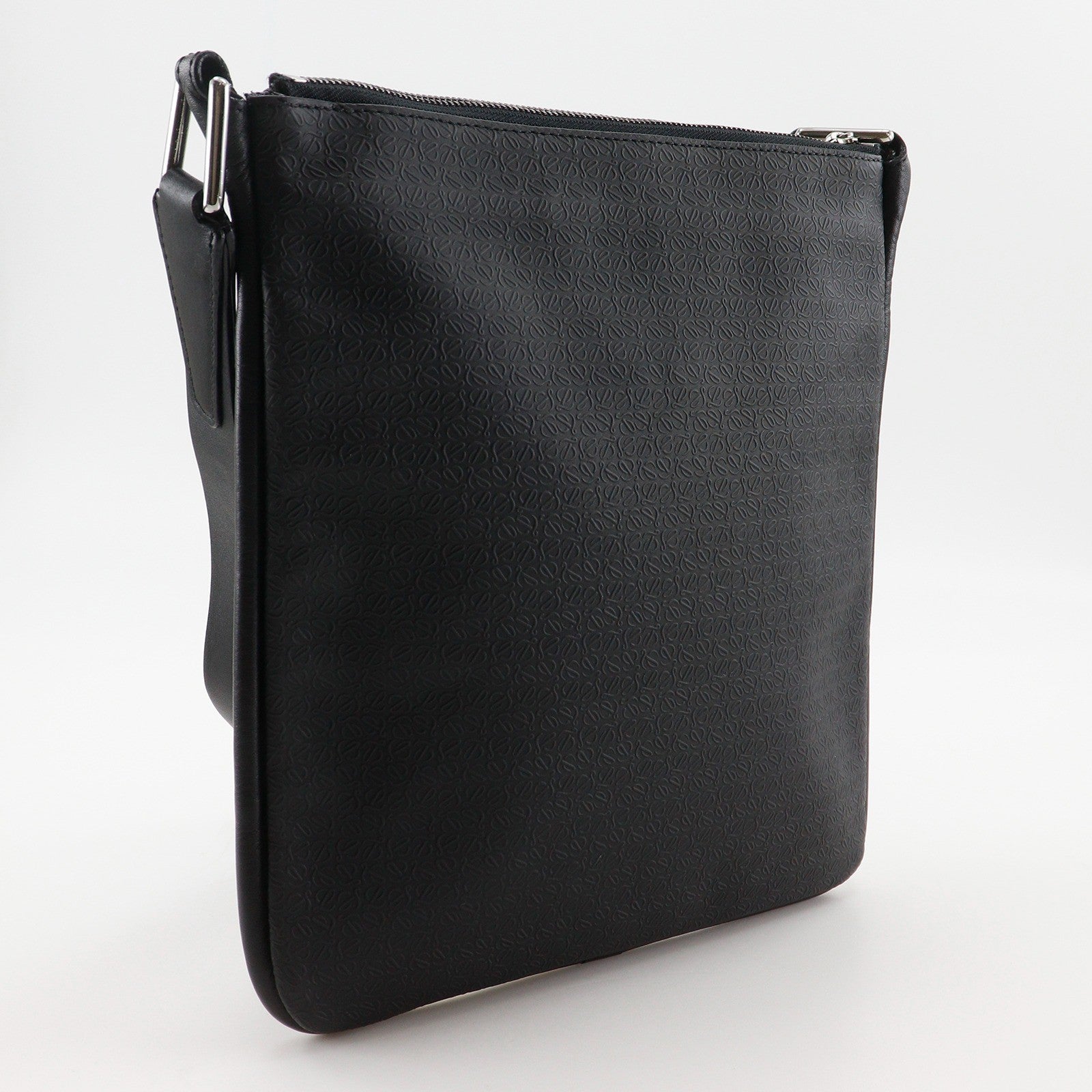 Loewe Repeat Anagram Canvas Black Canvas Shoulder Bag Bag (Pre-Owned)