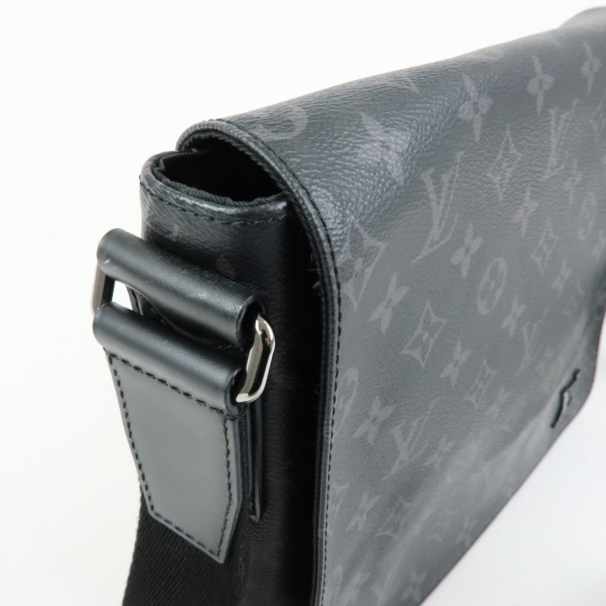 Louis Vuitton District Messenger Monogram Eclipse Canvas Gray Canvas Handbag (Pre-Owned)