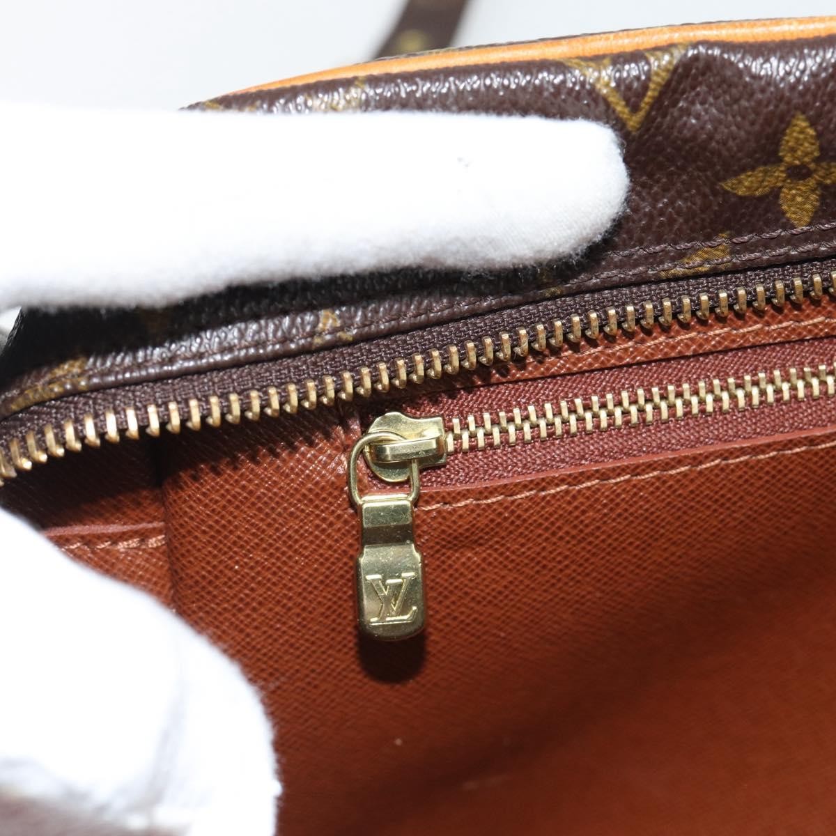 Louis Vuitton Nil Messenger Monogram Canvas Brown Canvas Shoulder Bag Bag (Pre-Owned)