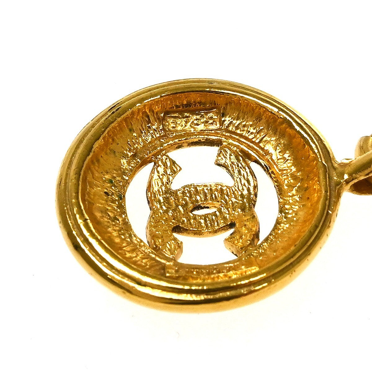 Chanel Vintage Round Medallion Pendant Metal Gold Gold_Plated Necklace Jewelry (Pre-Owned)