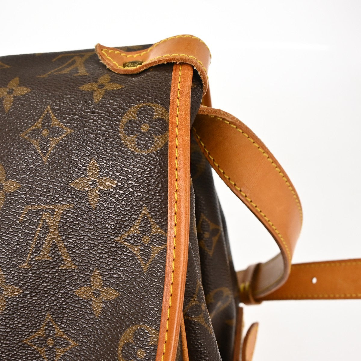 Louis Vuitton Saumur Monogram Brown Canvas Shoulder Bag Bag (Pre-Owned)