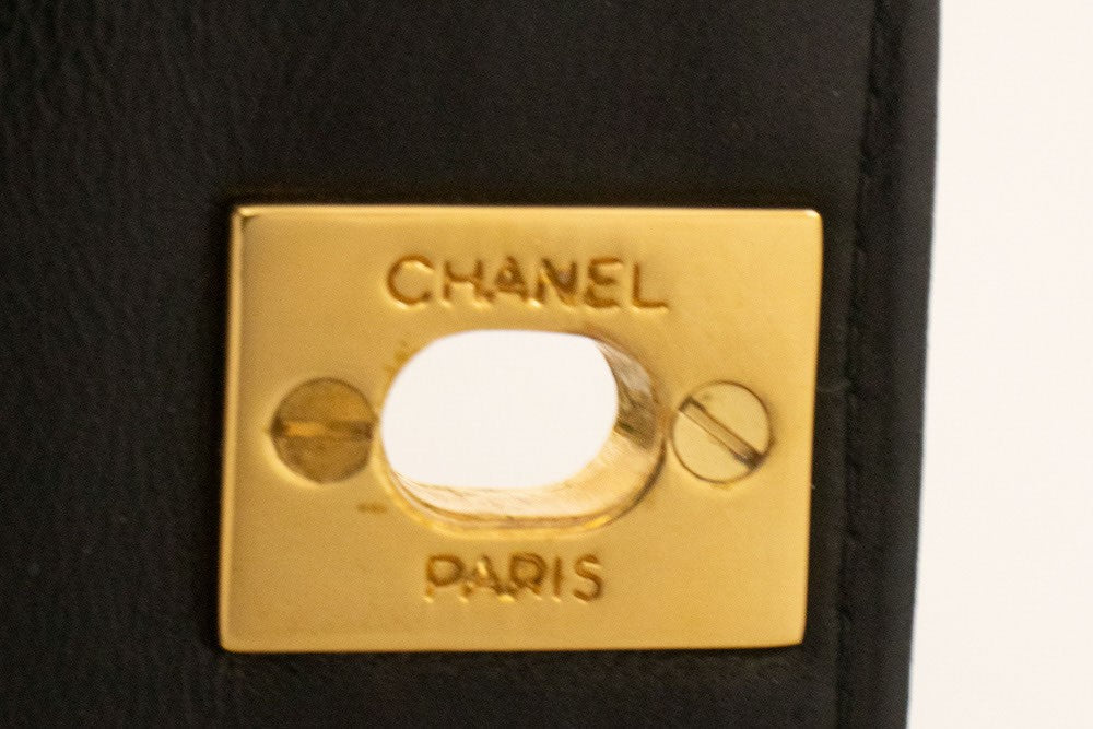 Chanel Mademoiselle Vintage Flap Lambskin Black Leather Shoulder Bag Bag (Pre-Owned)