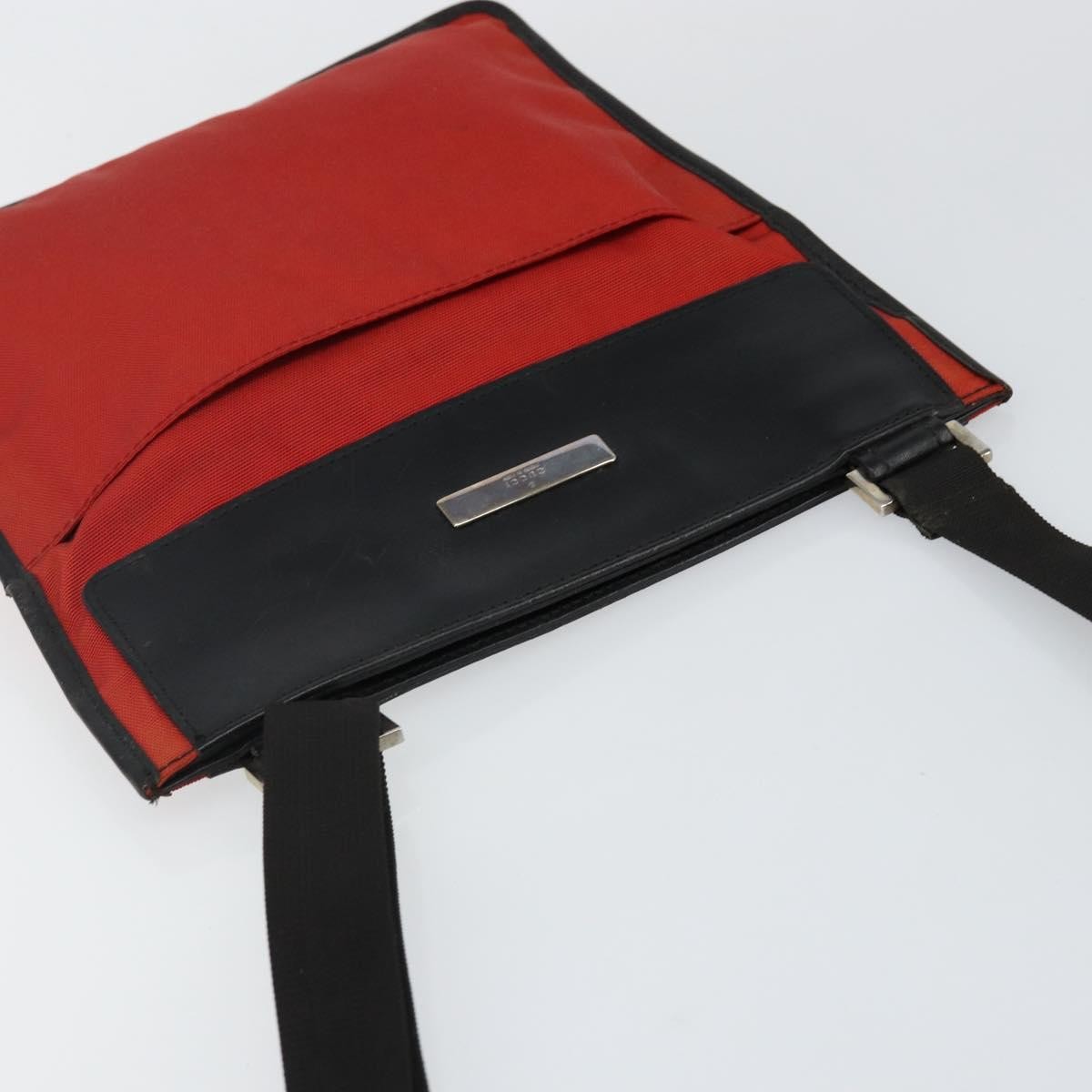 Gucci Front Pocket Messenger Nylon Red Nylon Shoulder Bag Bag (Pre-Owned)