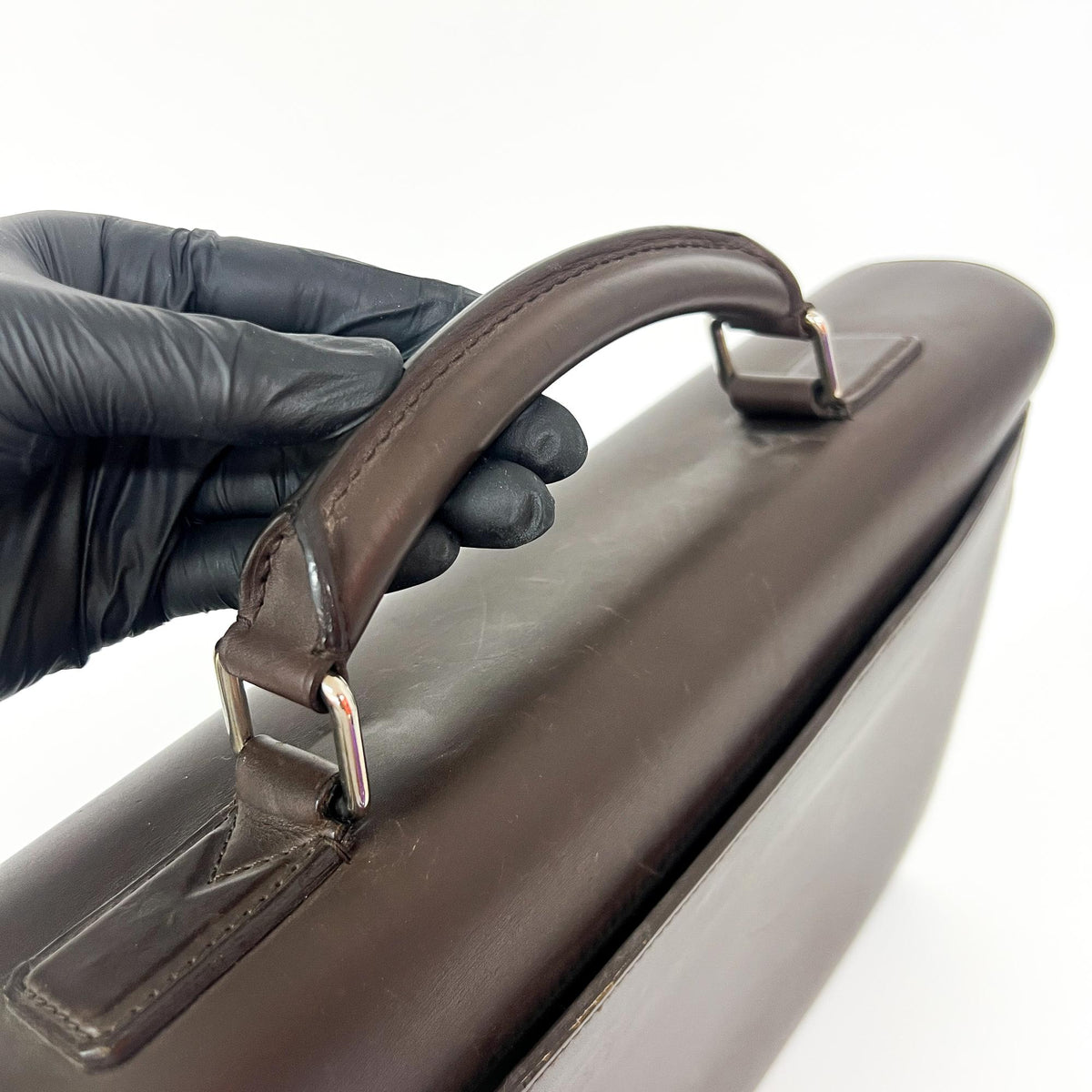 Louis Vuitton Neo Robusto 1 Taiga Leather Brown Leather Briefcase Bag (Pre-Owned)