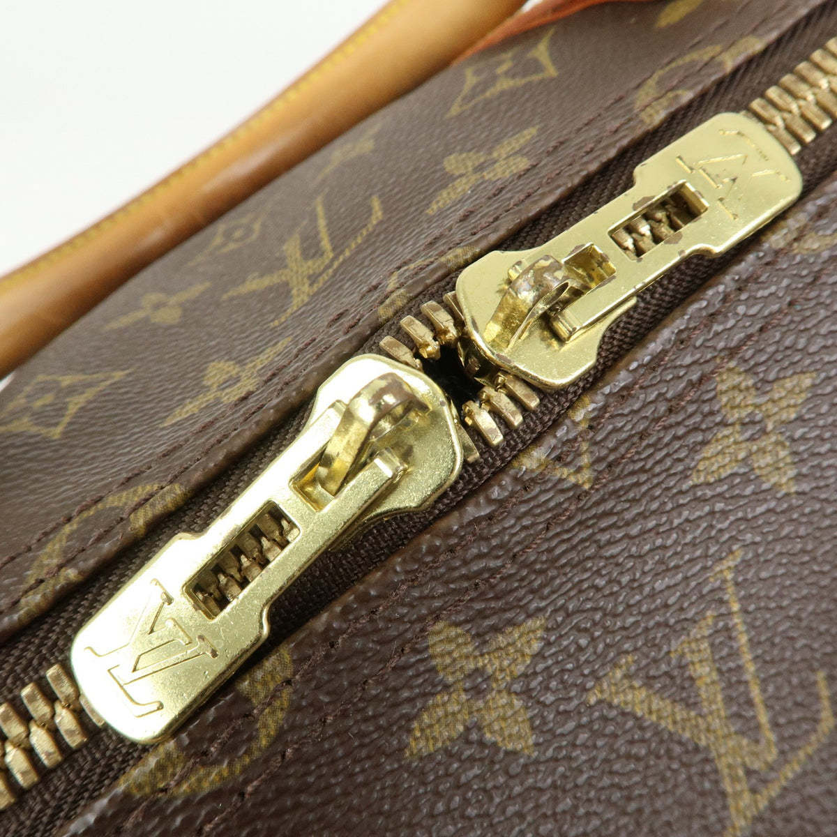 Louis Vuitton Keepall Monogram Canvas Brown Canvas Travel Bag Bag (Pre-Owned)